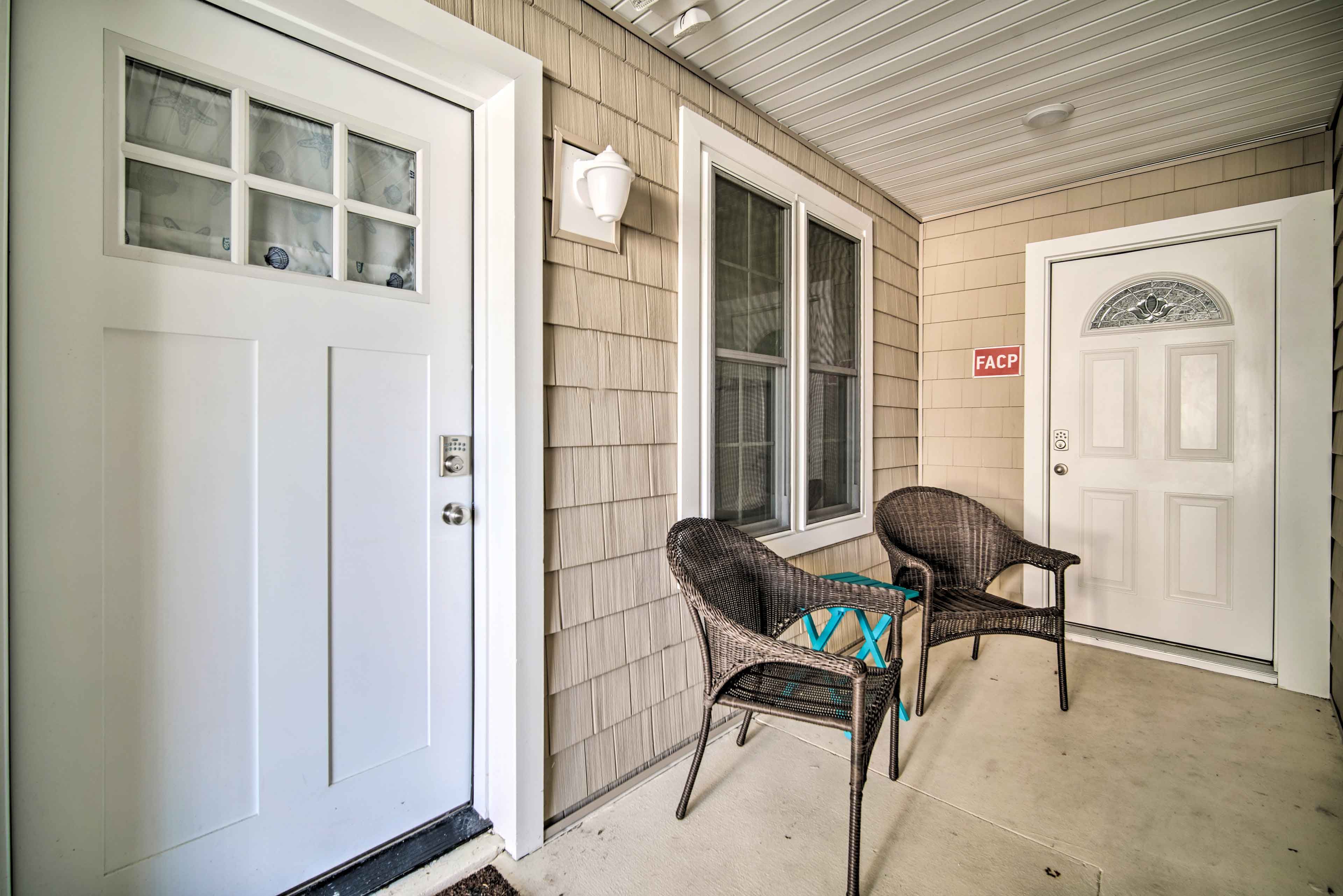 Front Exterior | Covered Entry | Seating Area