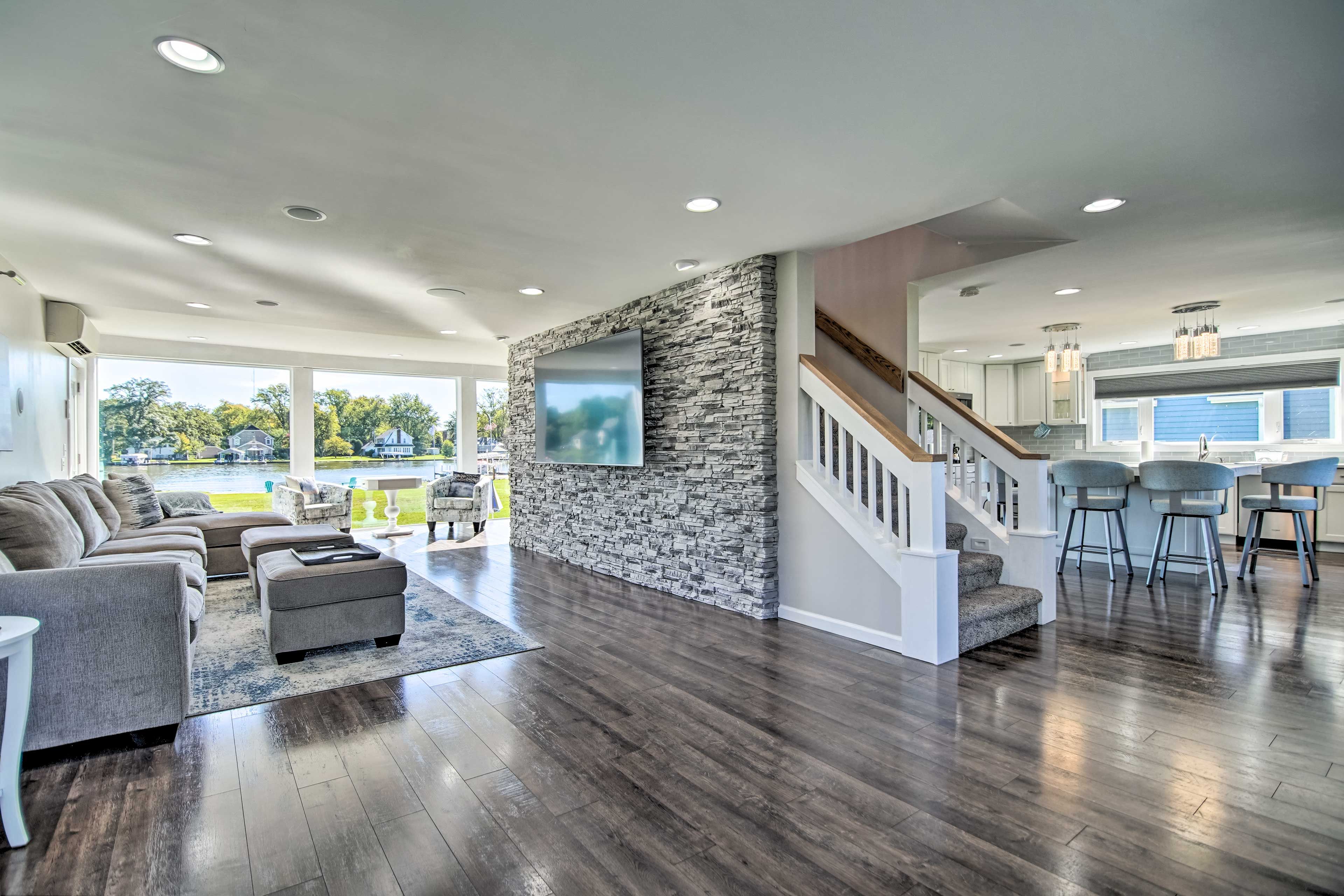 Living Area | Smart TV | Gas Fireplace | River Views