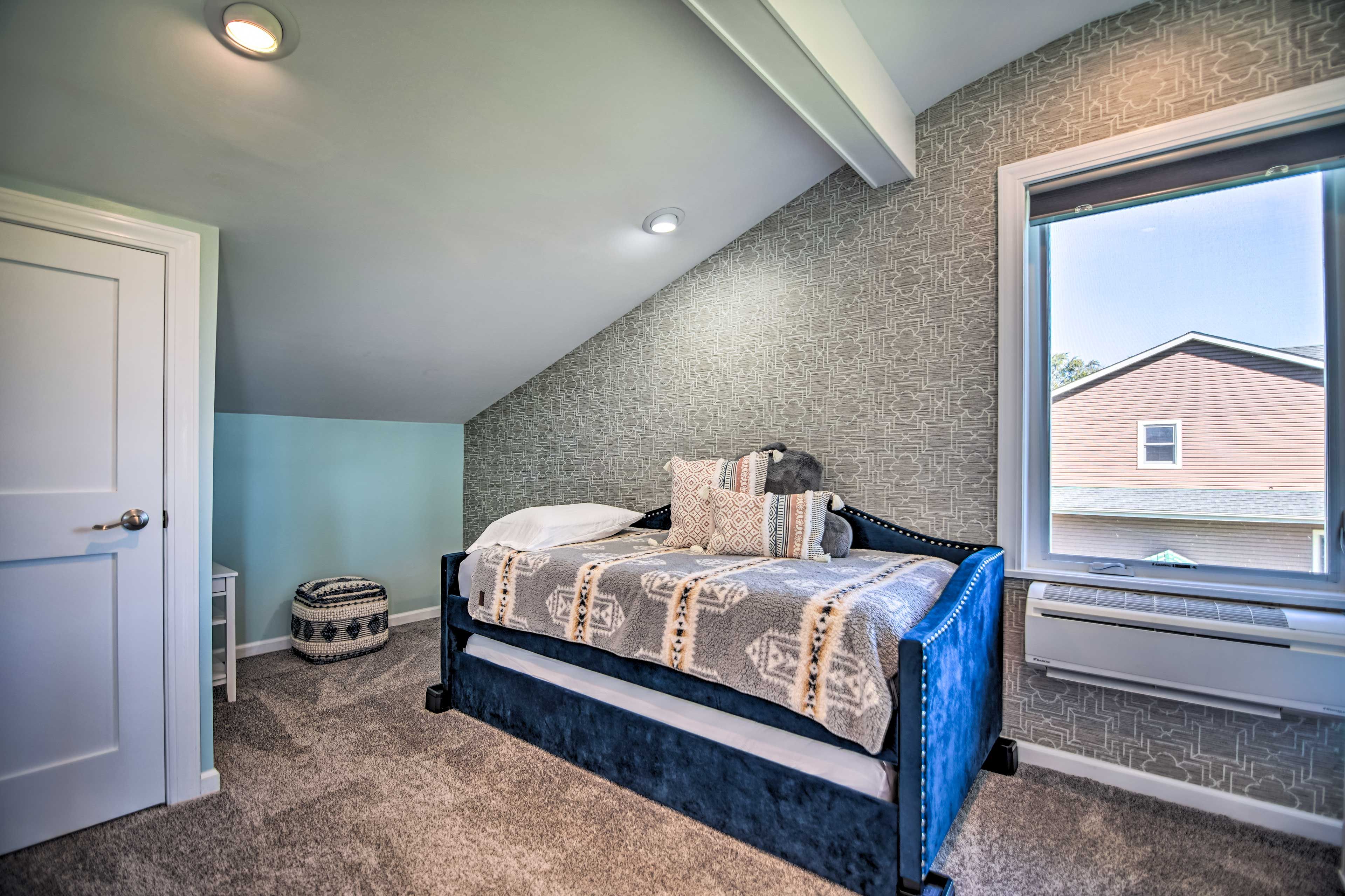 Bedroom 4 | Upper Level | Twin Daybed w/ Twin Trundle Bed
