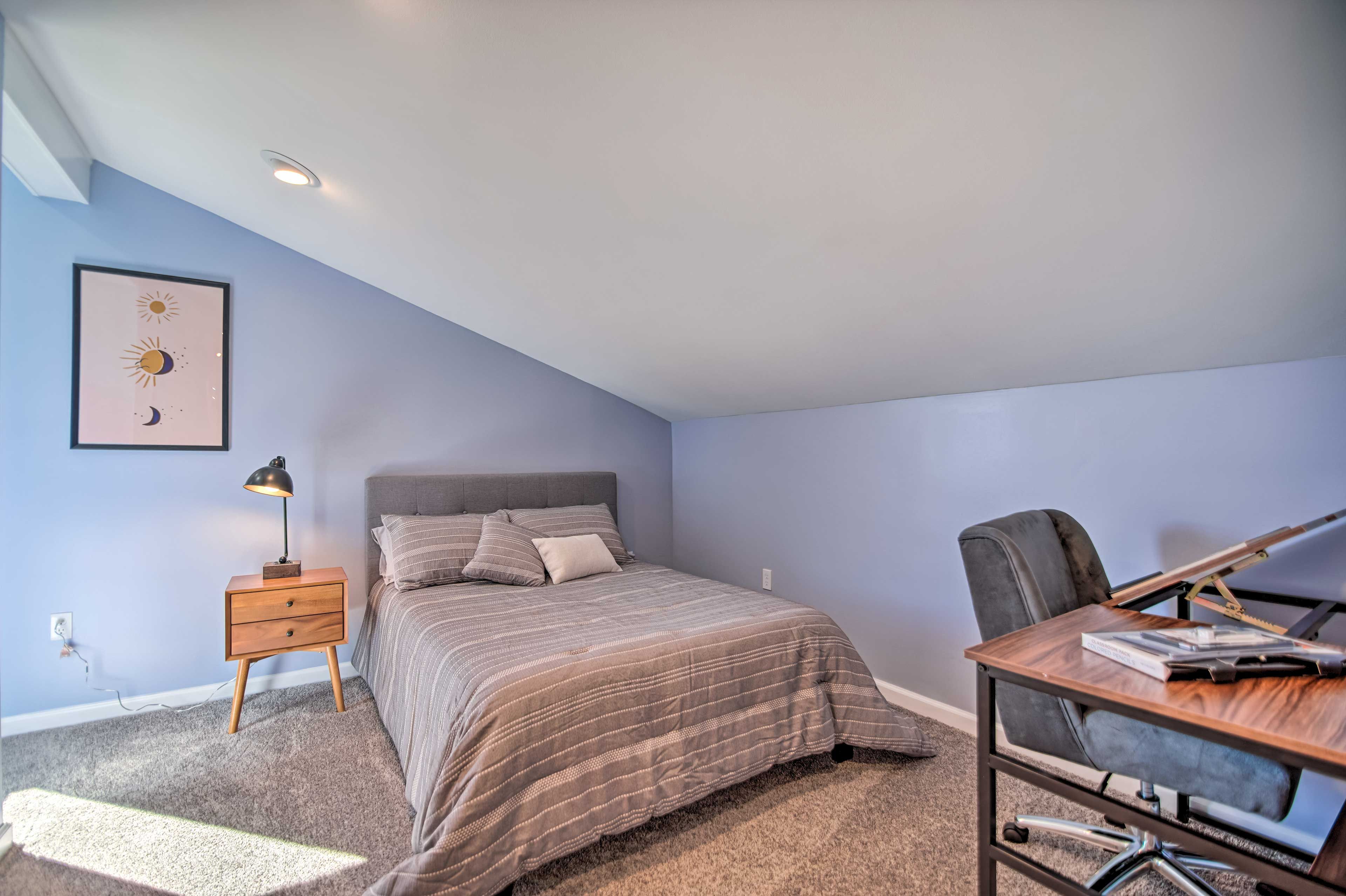 Bedroom 2 | Upper Level | Full Bed | Desk Workspace