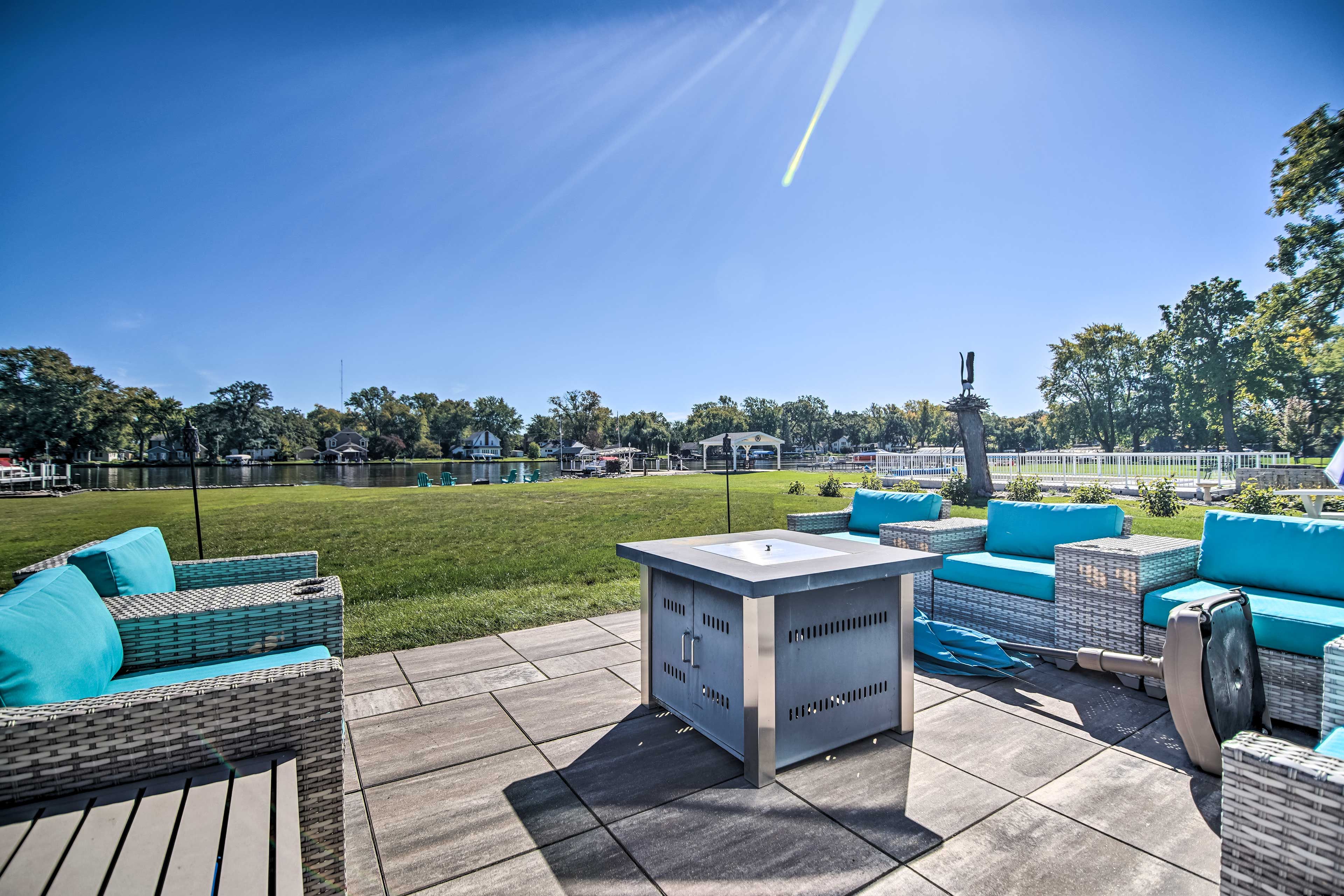 Patio | Gas Fire Pit | Beach Chairs & Towels