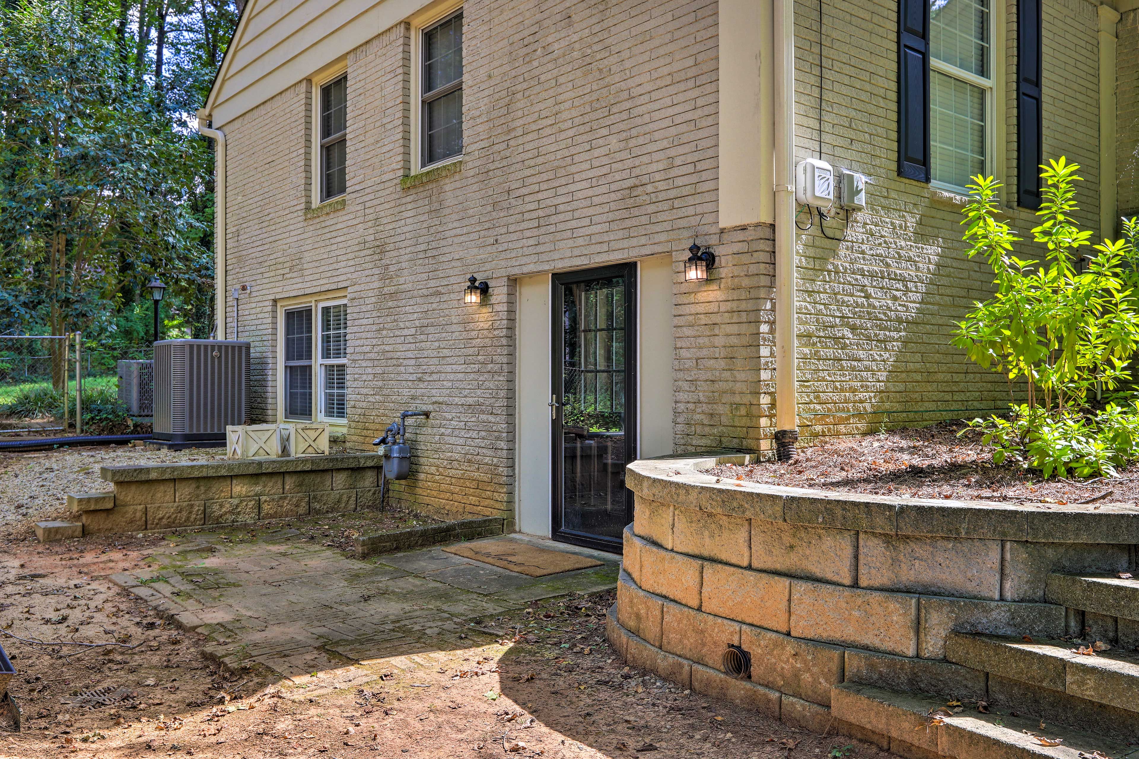 Exterior | Parking | Driveway (2 Vehicles)