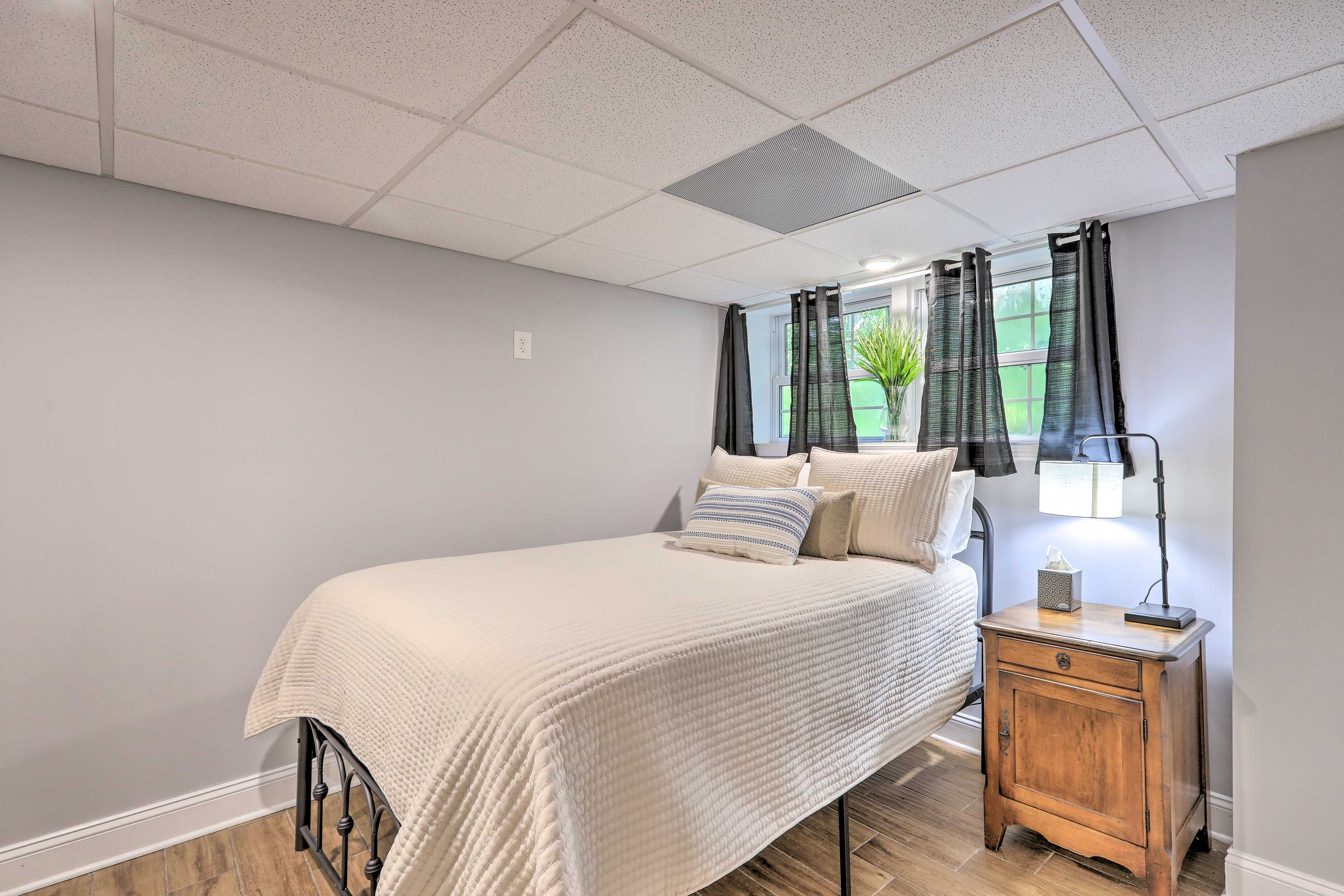 Bedroom 2 | Queen Bed | Linens Provided