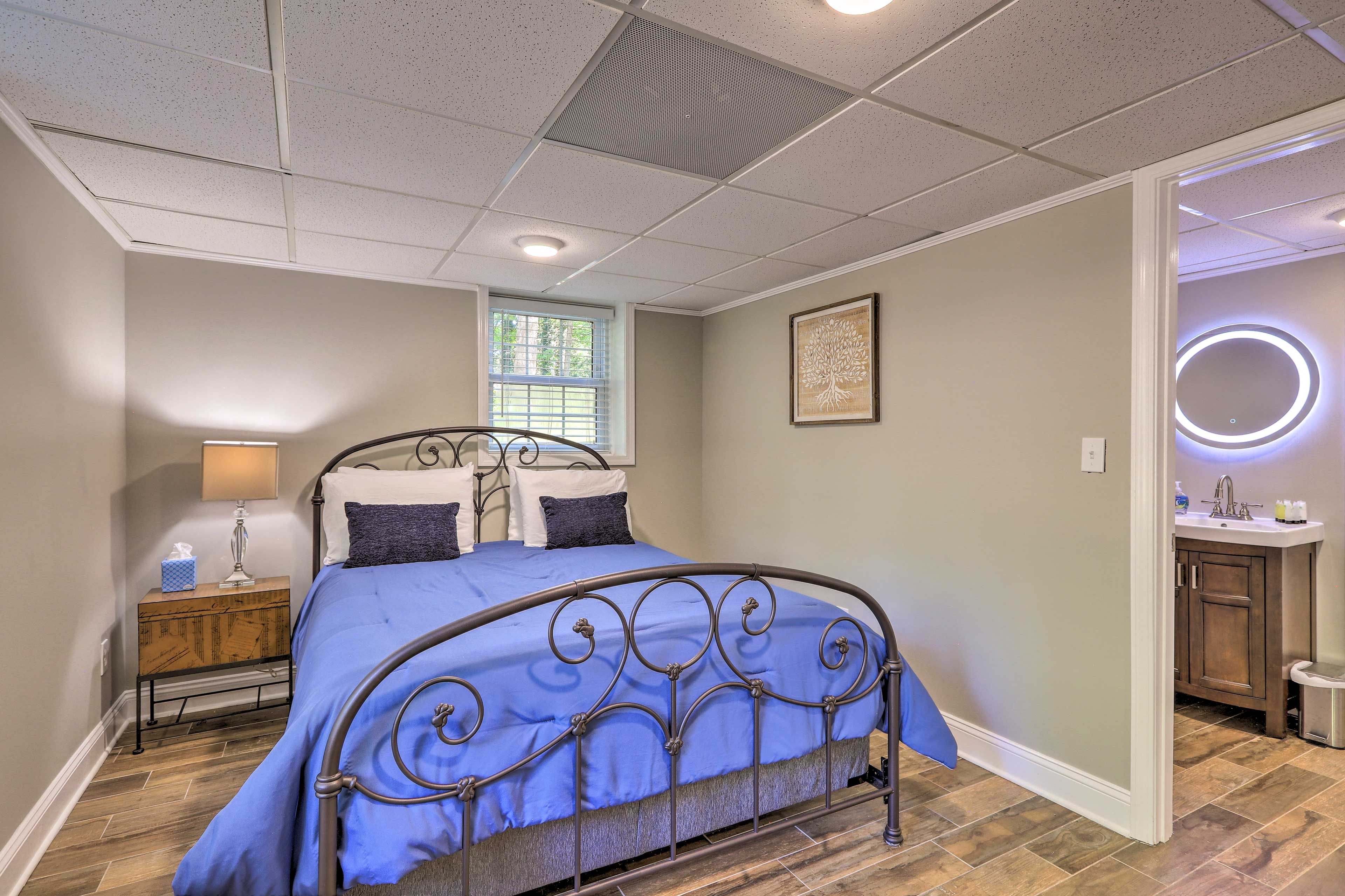 Bedroom 1 | Queen Bed | Linens Provided