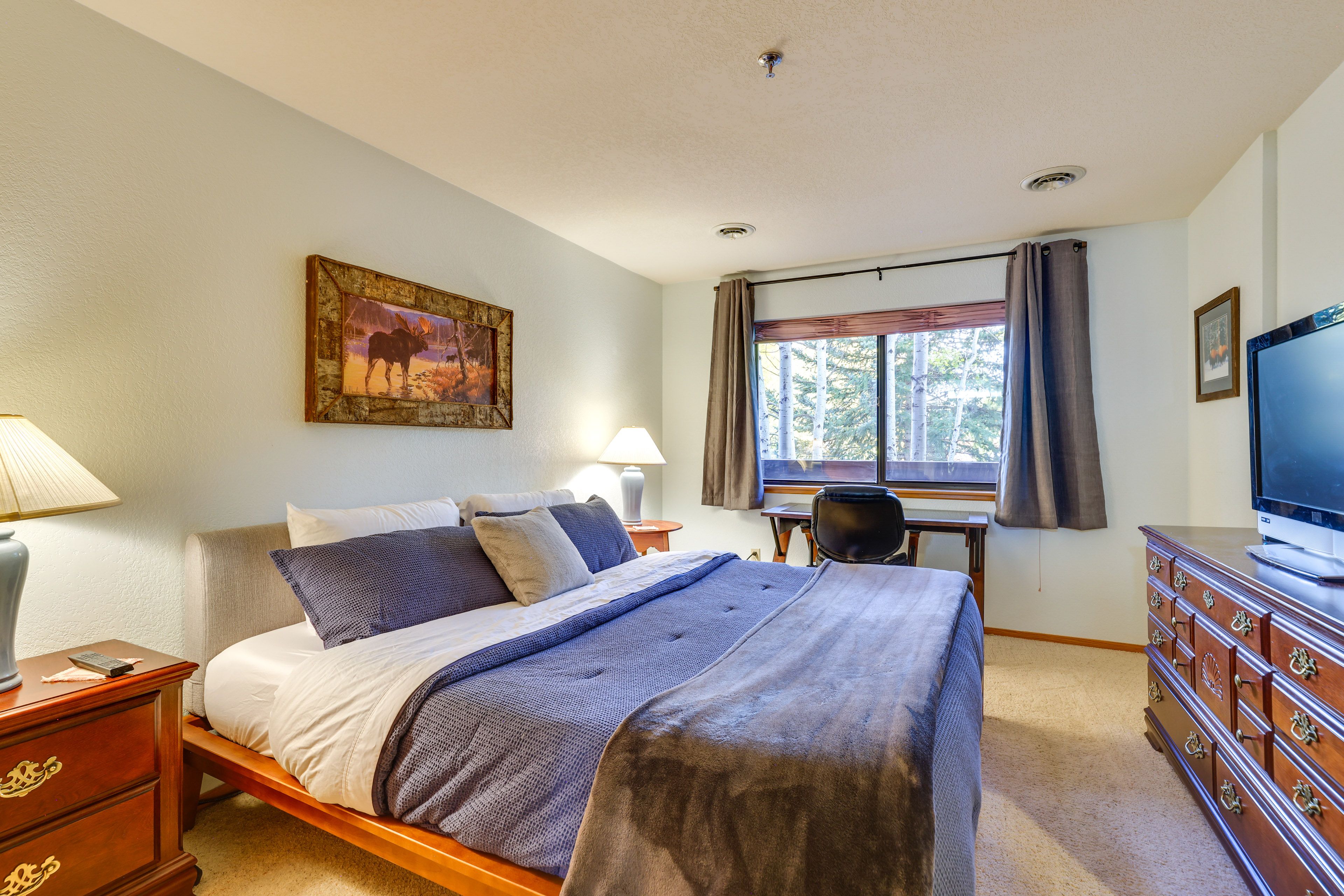 Bedroom | King Bed | Linens & Towels | WFH Desk | Full En-Suite Bathroom