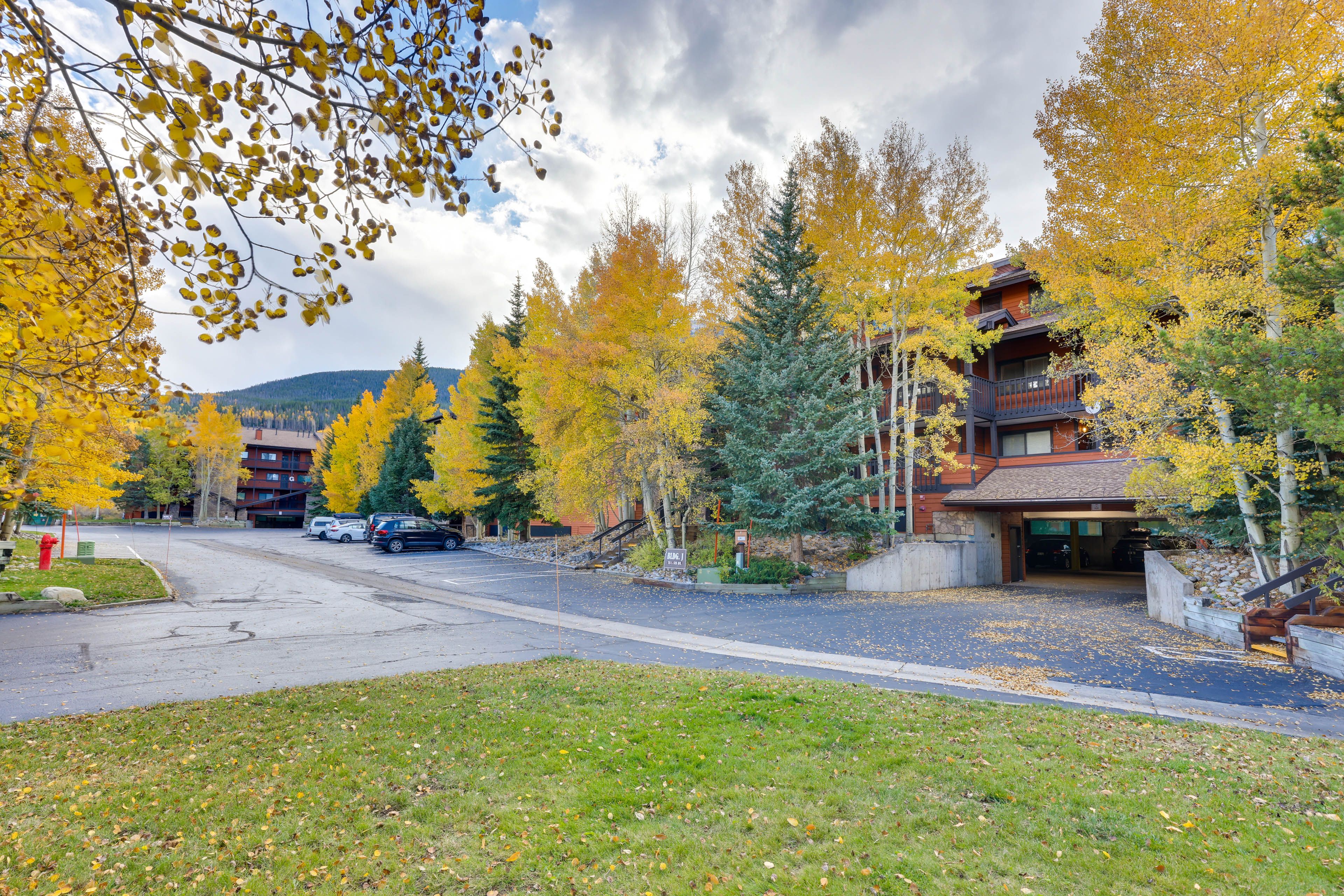 Parking | Community Parking Lot (3 Vehicles) | Community Garage (1 Vehicle)