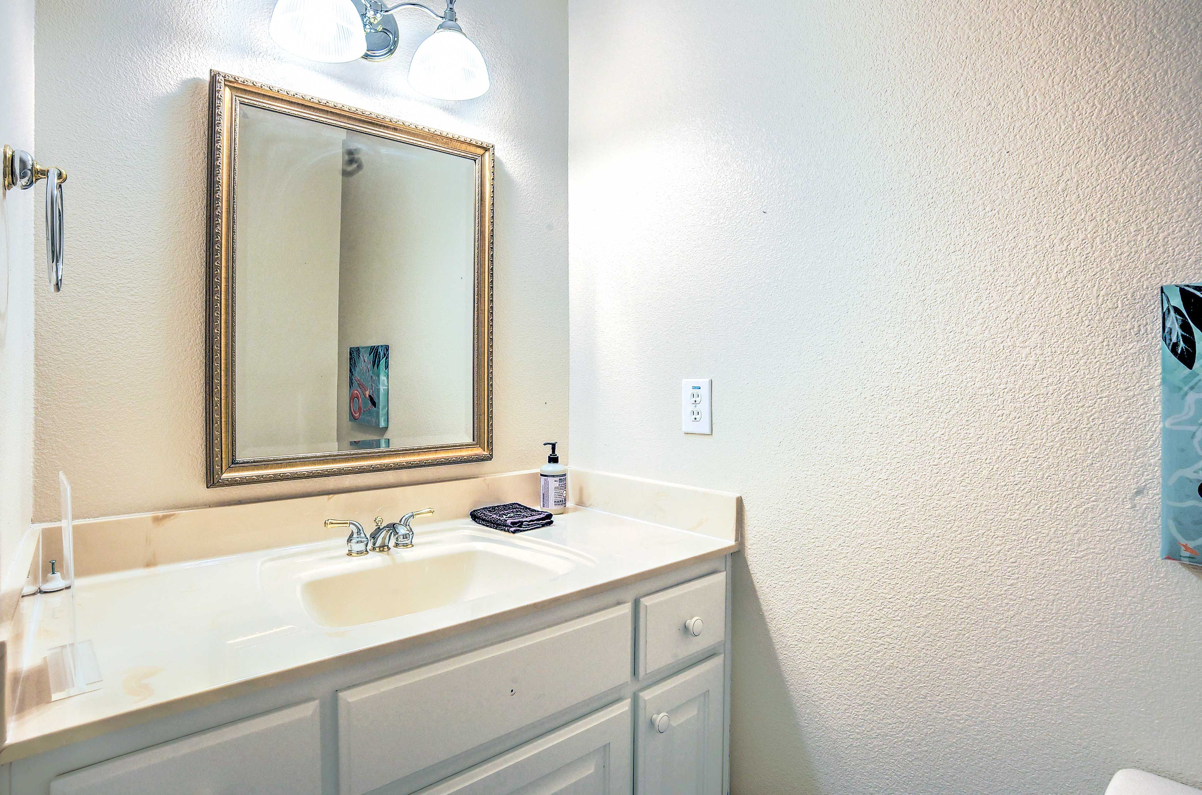 Half Bathroom | Towels Provided | Complimentary Toiletries