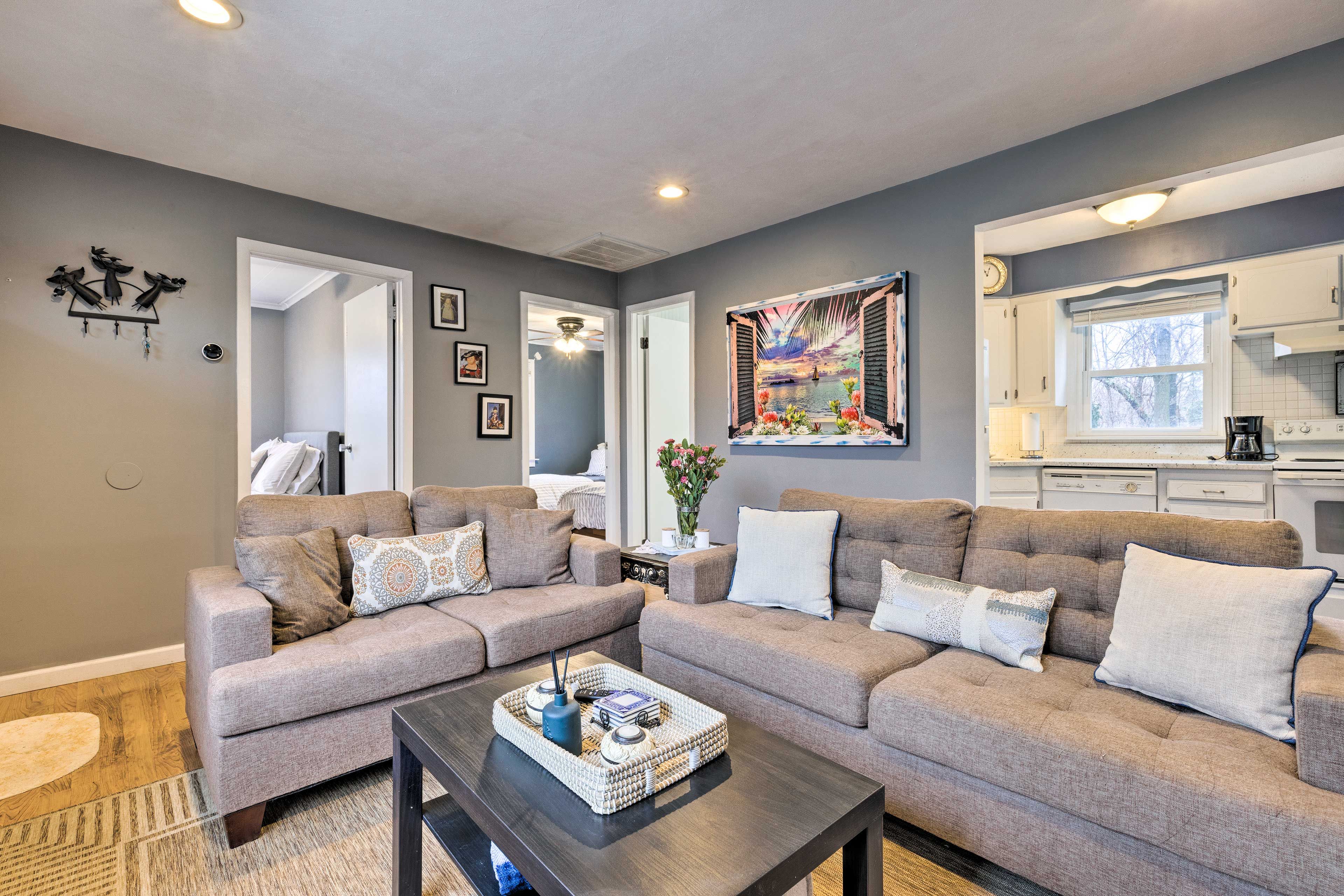 Living Room | Single-Story Home | Flat-Screen TV | Free WiFi