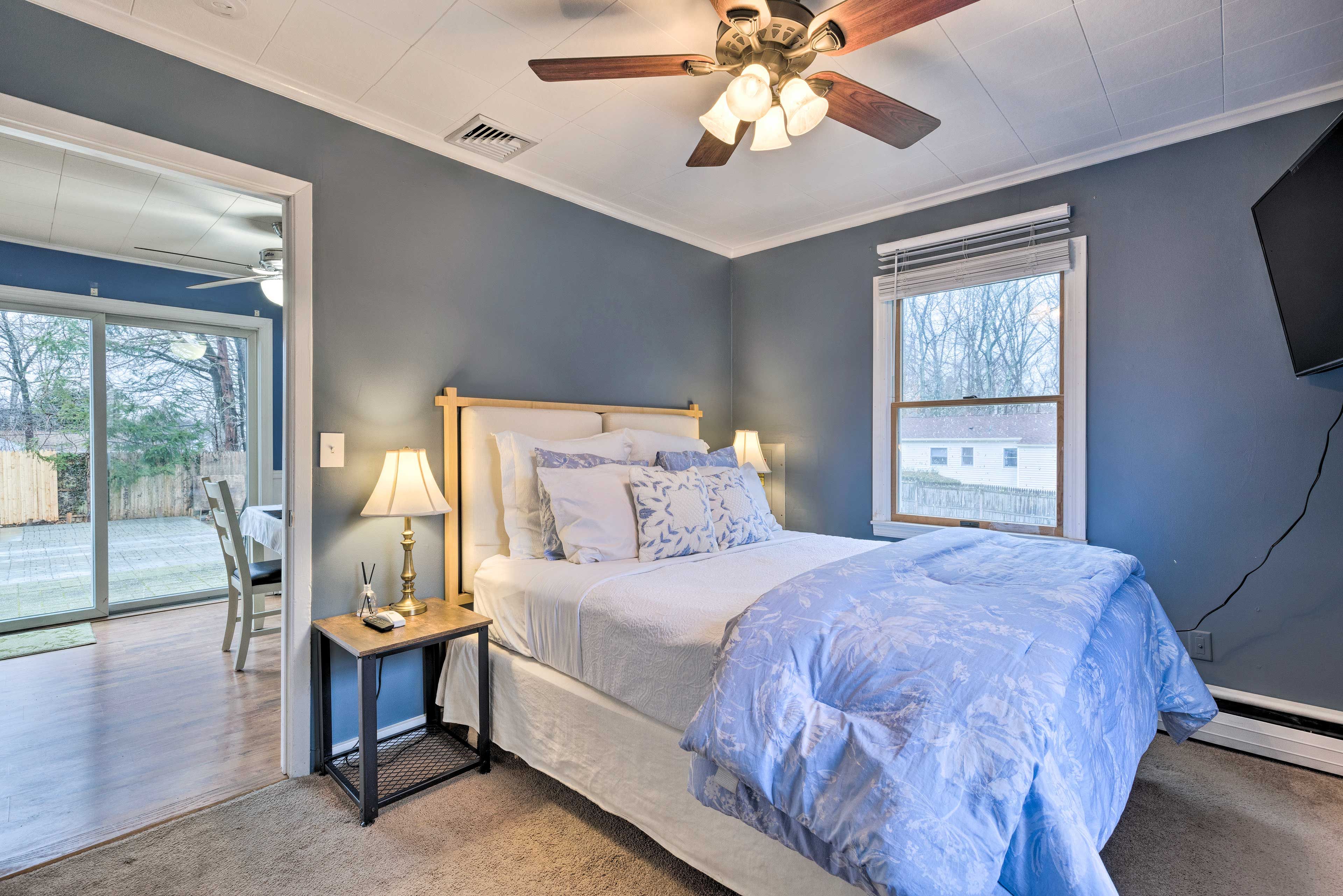 Bedroom 1 | Queen Bed | Linens Provided | Flat-Screen TV