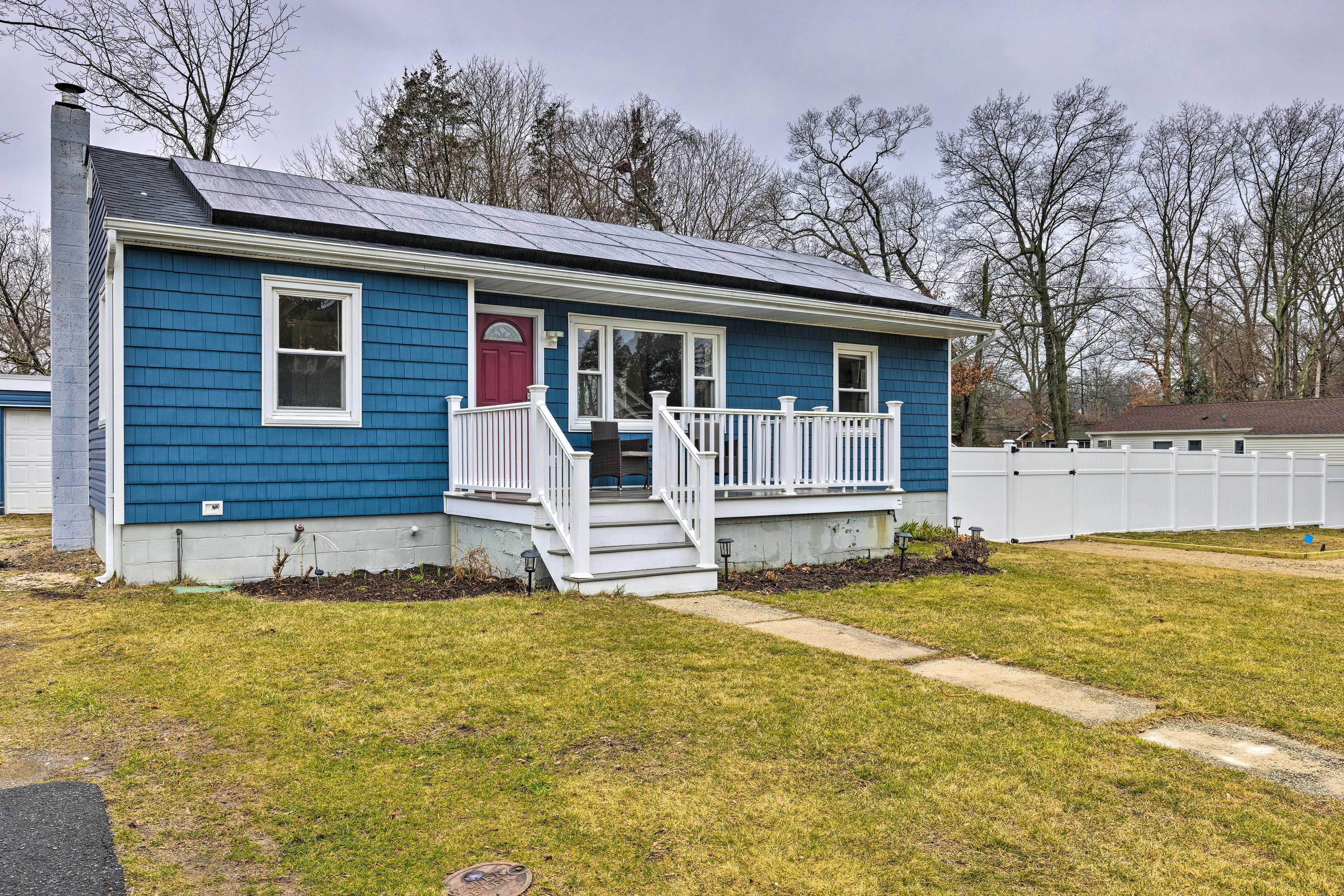 Property Exterior | Garage (4 Vehicles) | Street Parking