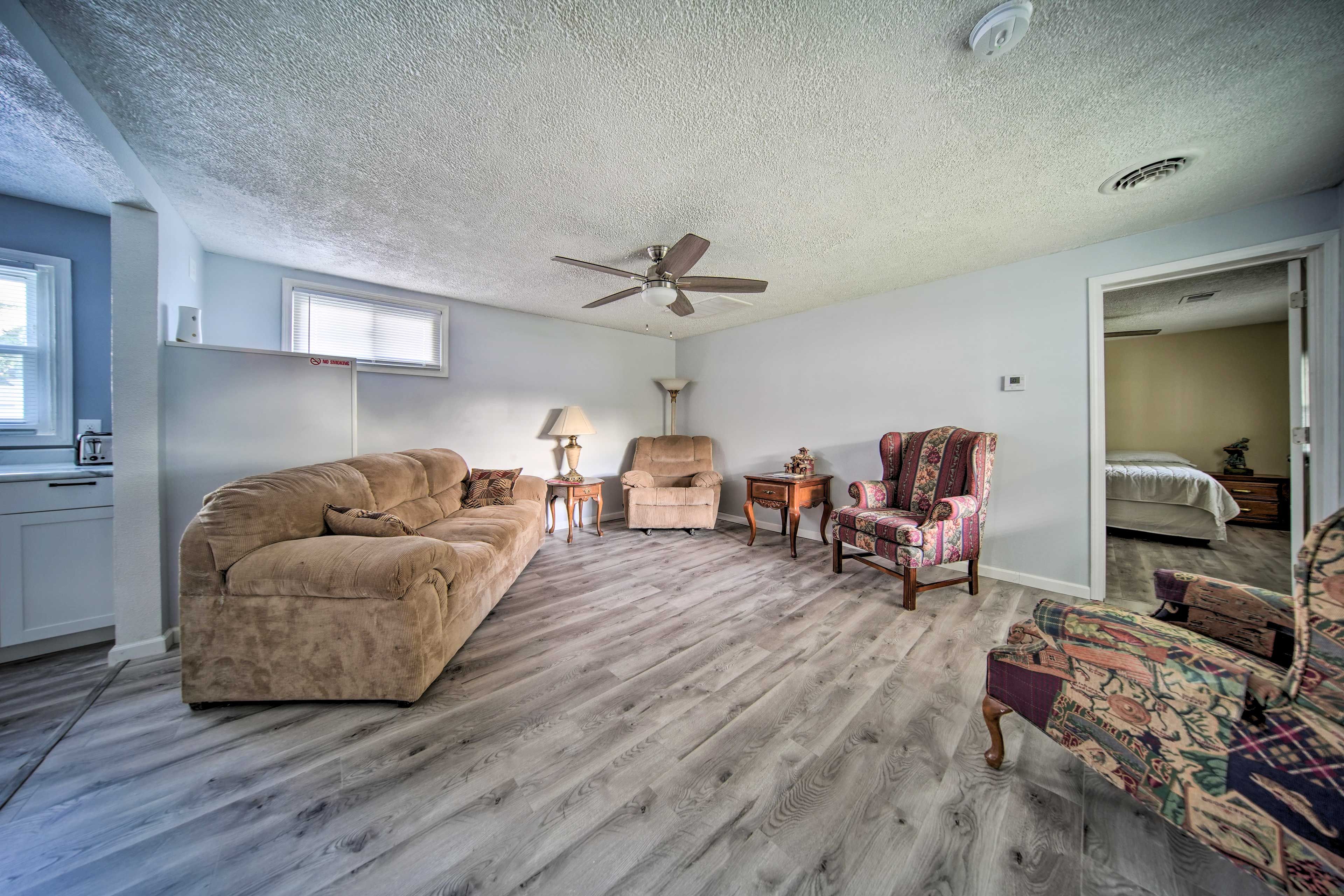 Living Room | Single Story | Sleeper Sofa