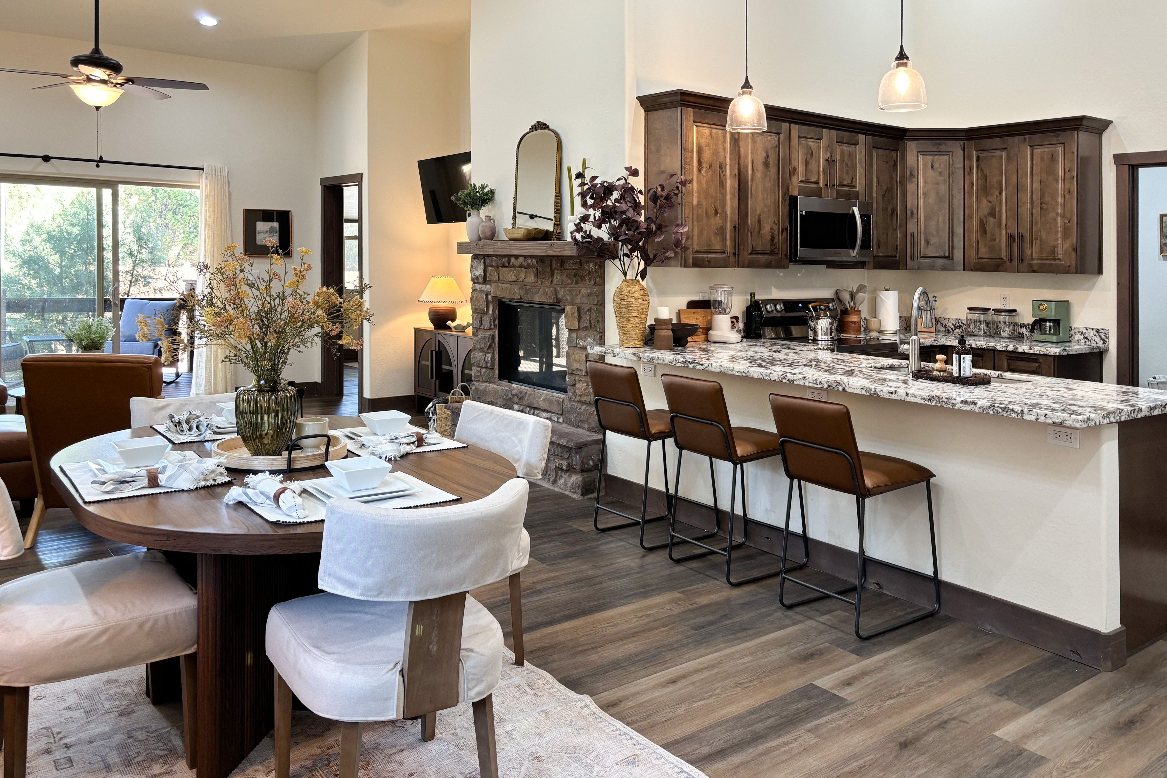 Show Low Vacation Rental | 4BR | 3BA | 1,890 Sq Ft | 1 Step to Access