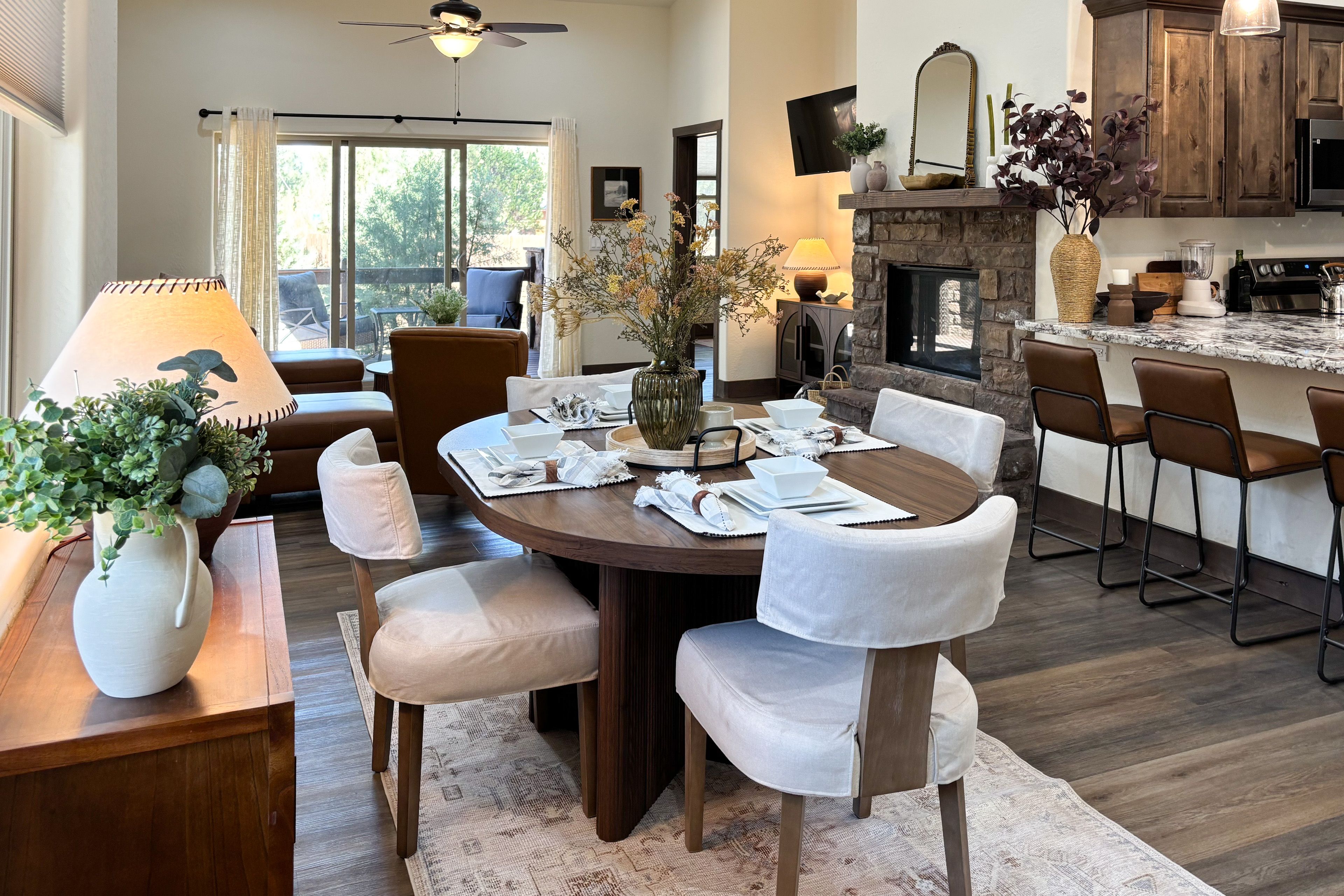Dining Table | Dishware & Flatware