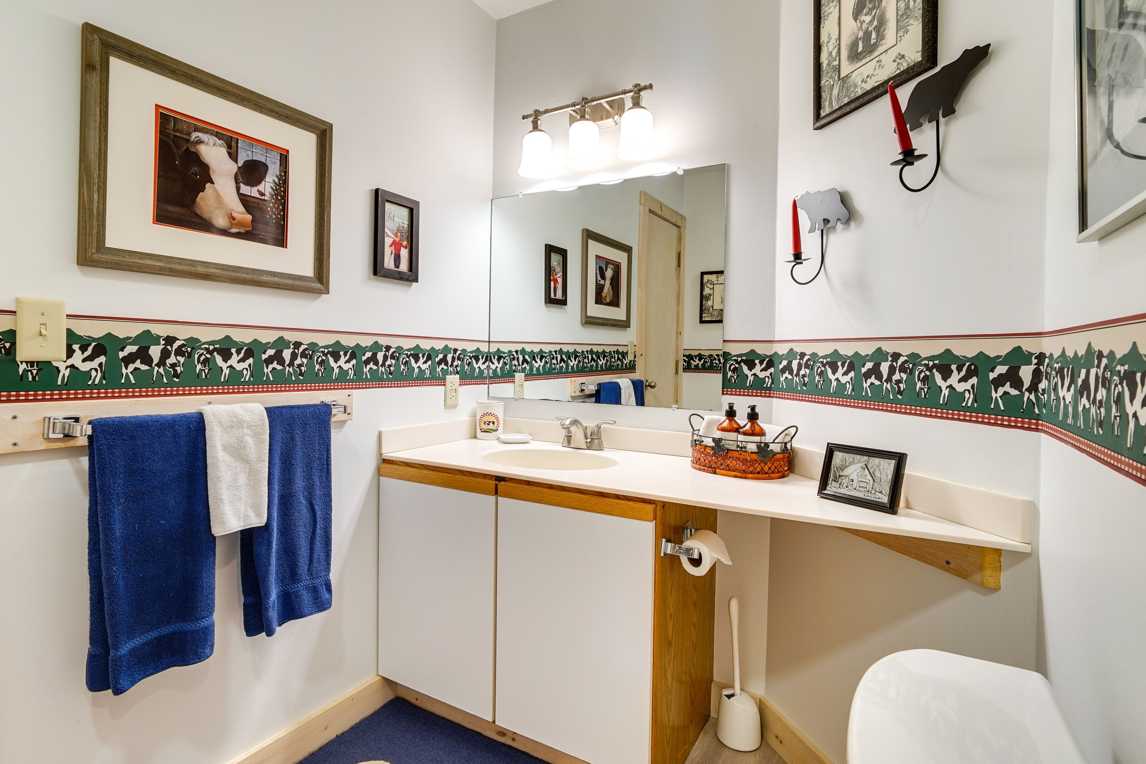 Full Bathroom | Hair Dryer | Towels