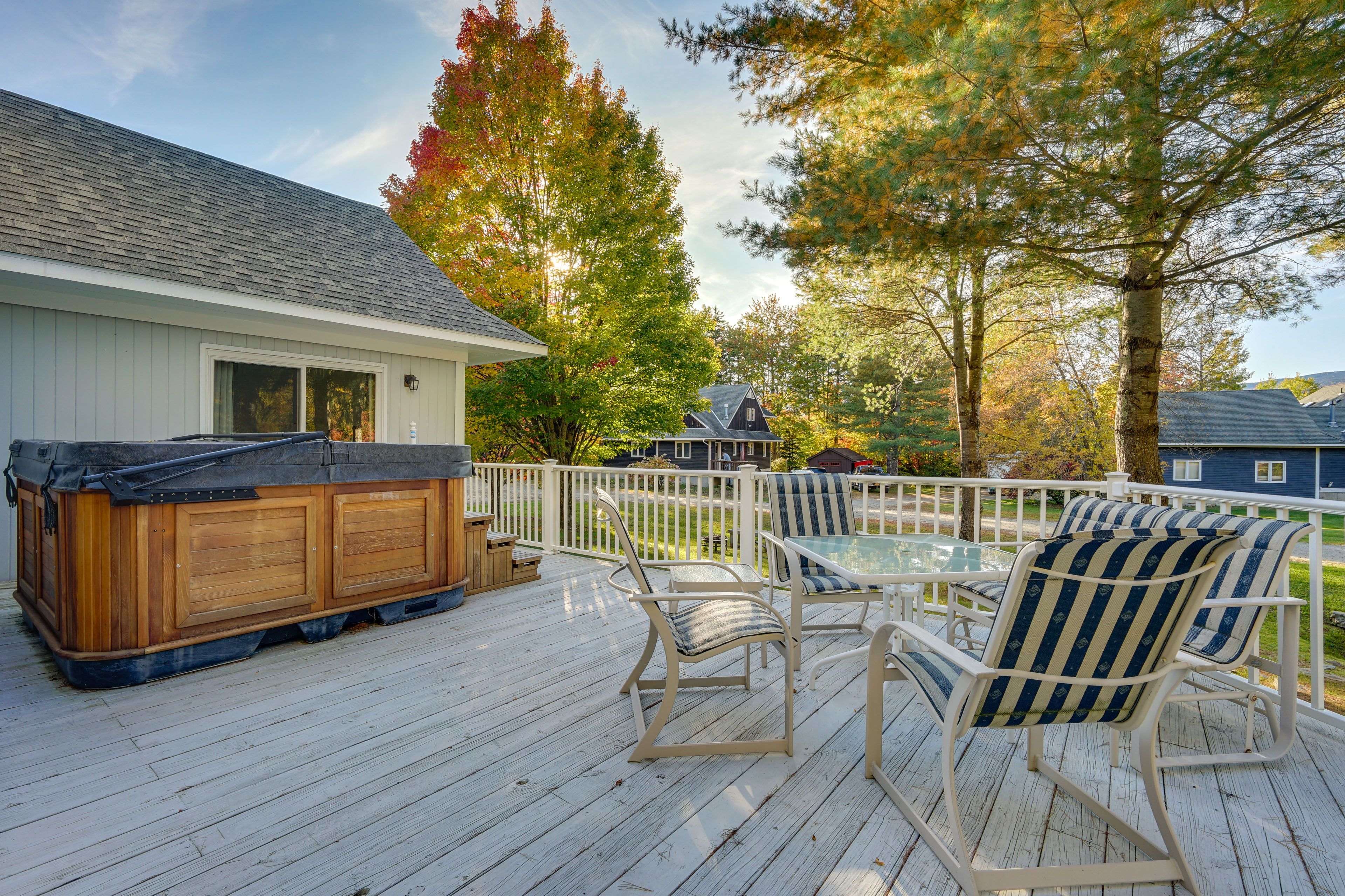Deck | Hot Tub | Gas Grill (Propane Provided)