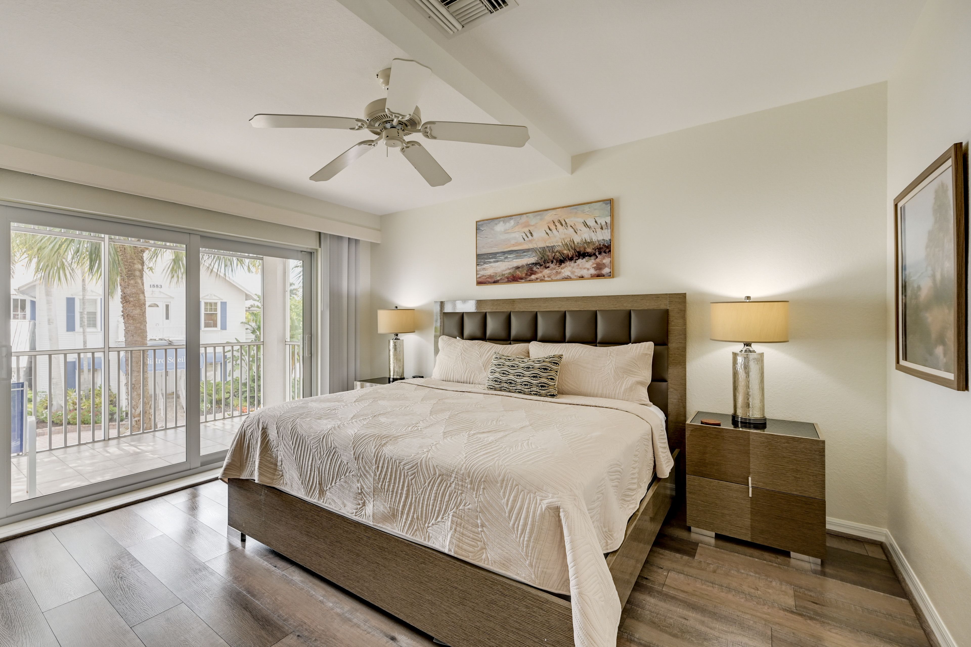 Bedroom 1 | King Bed
