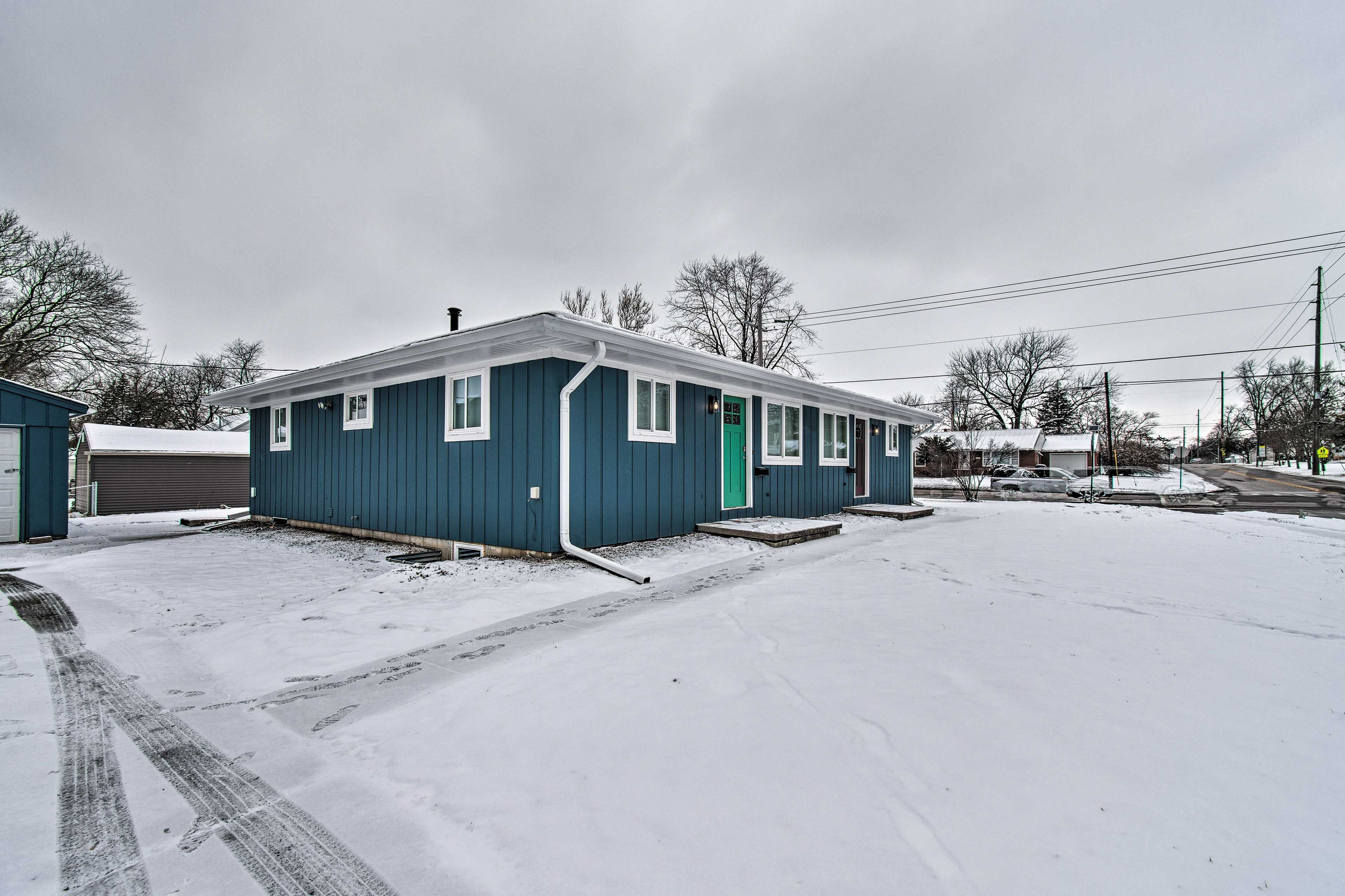 Parking | Driveway (3 Vehicles)