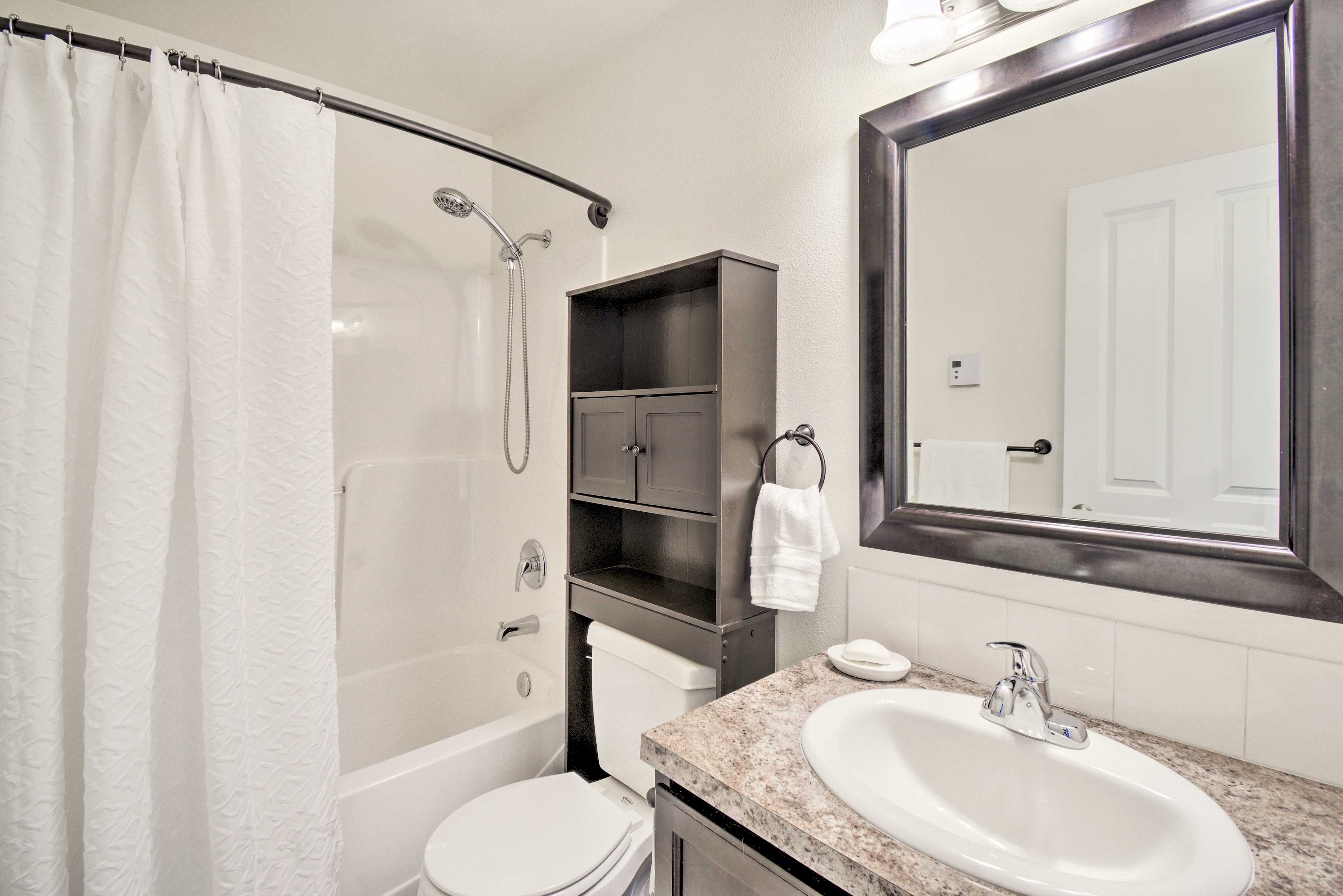 Bathroom | 2nd Floor