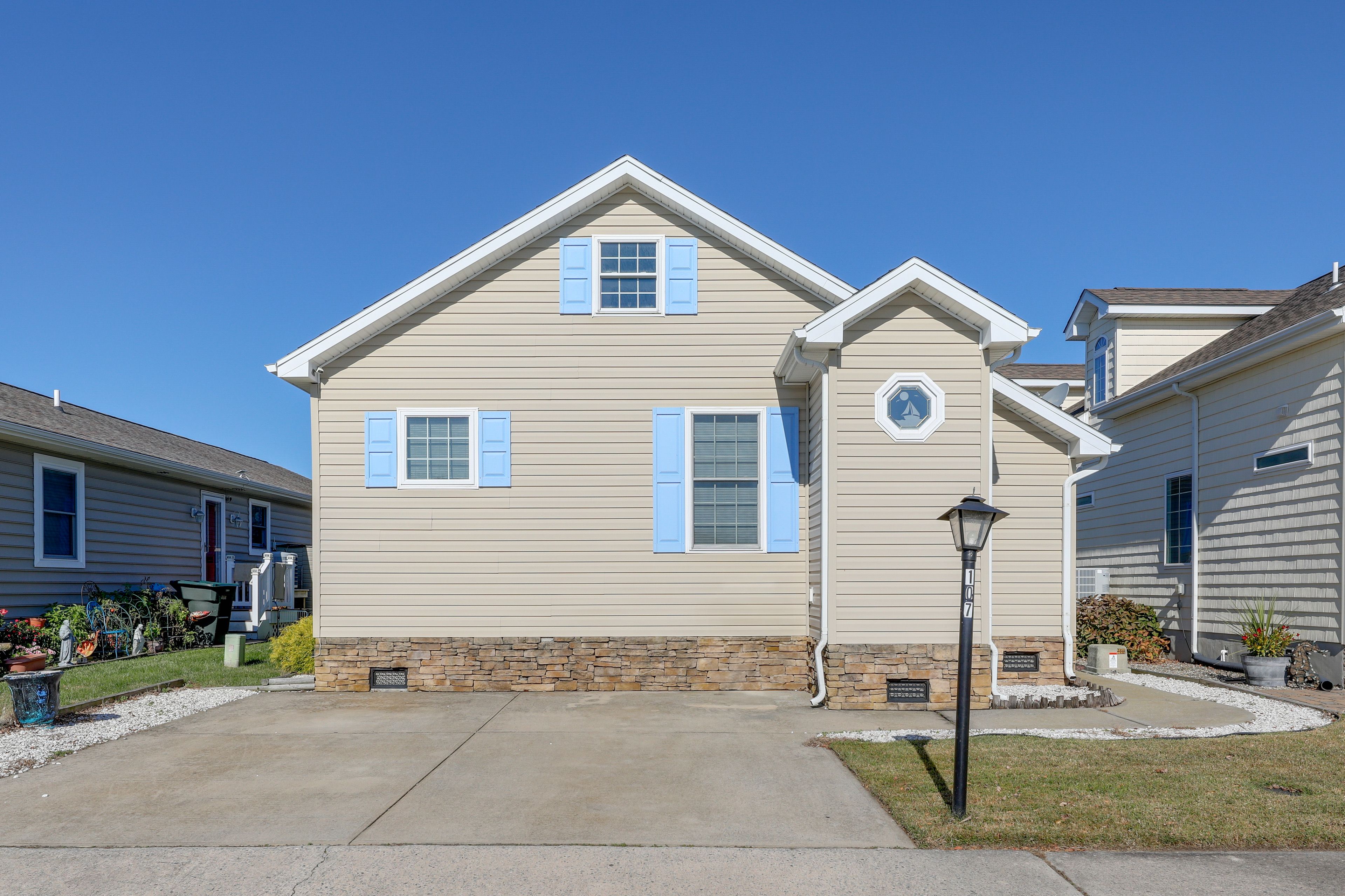 Parking | Driveway (2 Vehicles) | Street Parking
