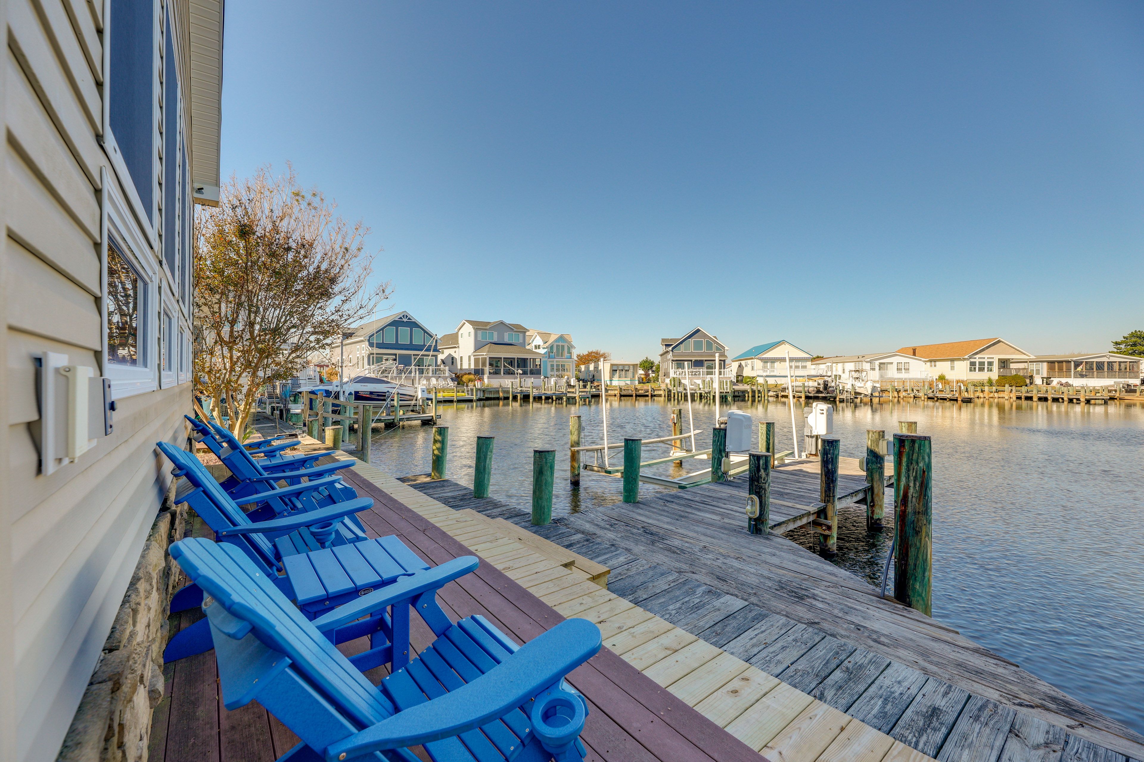 Deck w/ Seating | Dock | Outdoor Shower | 2 Community Pools
