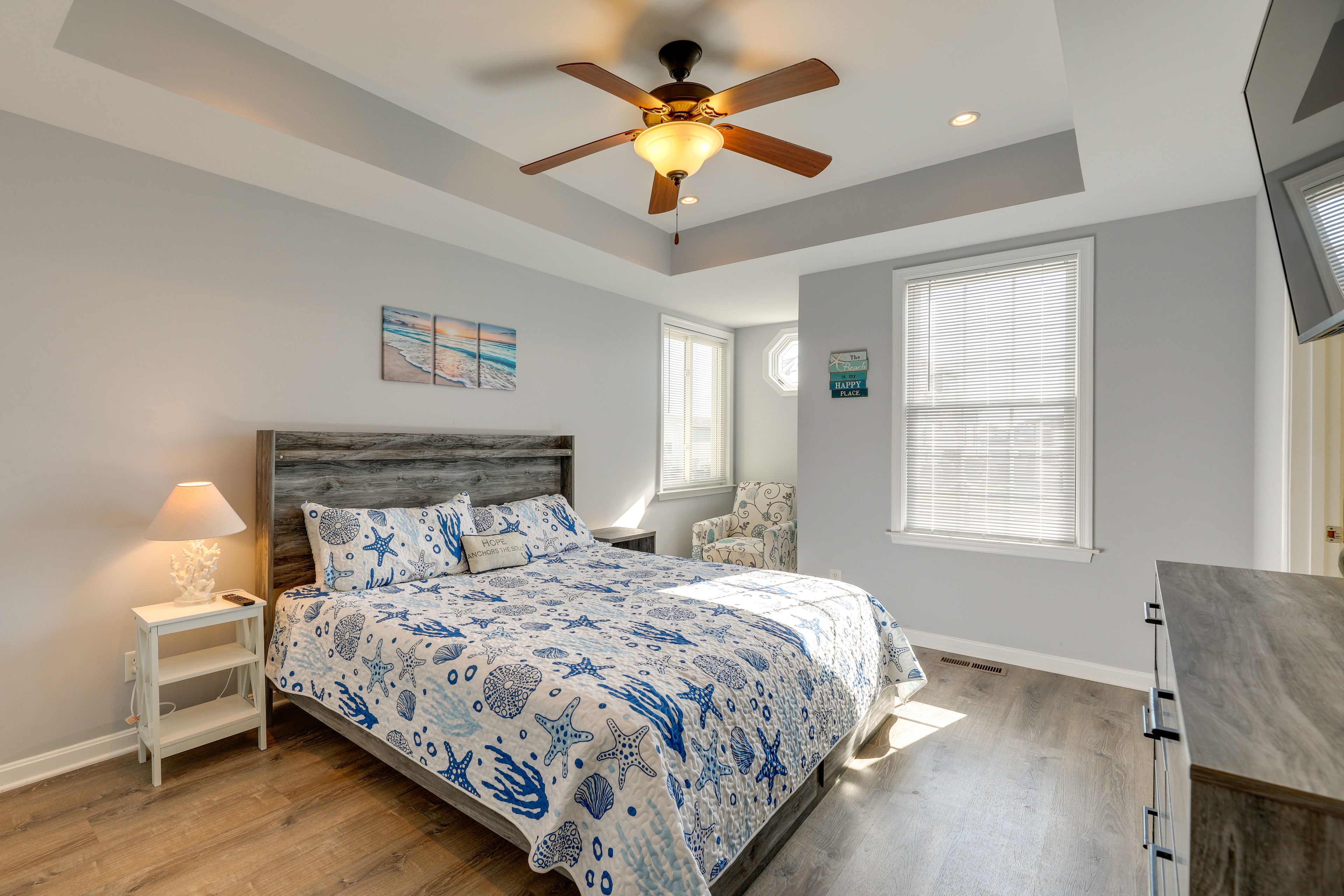 Bedroom 1 | King Bed | Smart TV