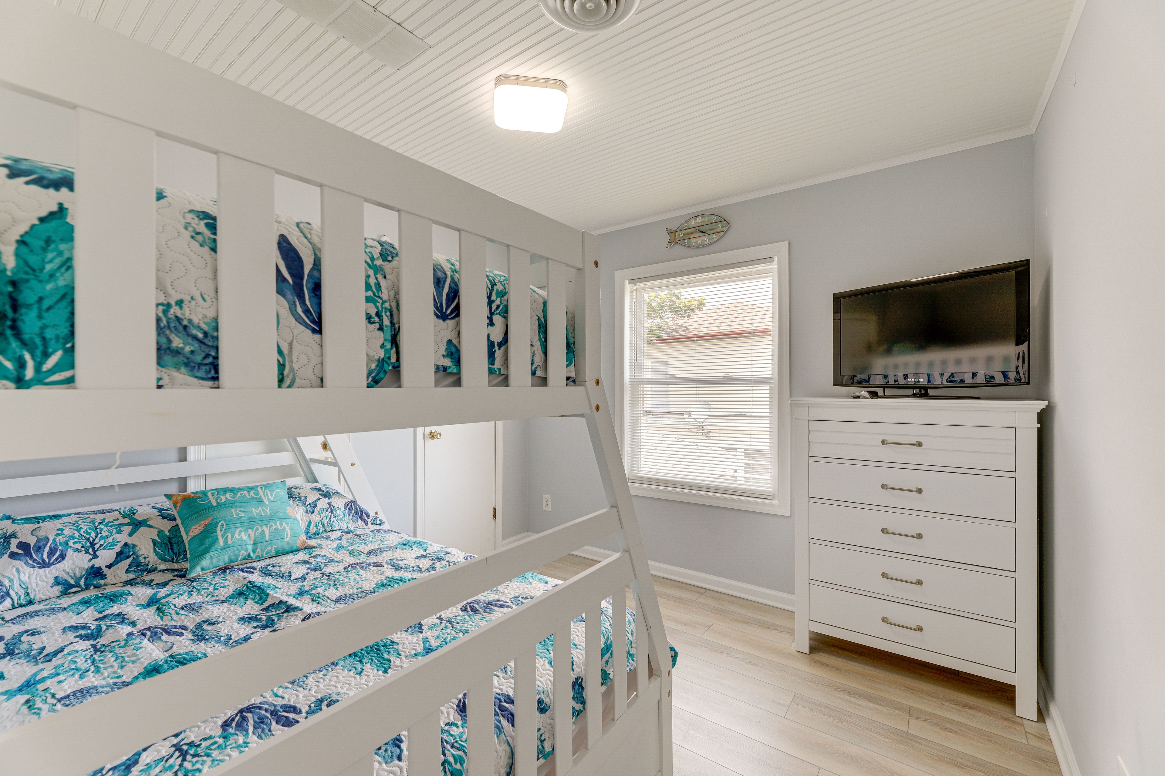 Bedroom 5 | 2nd Floor | Twin/Full Bunk Bed