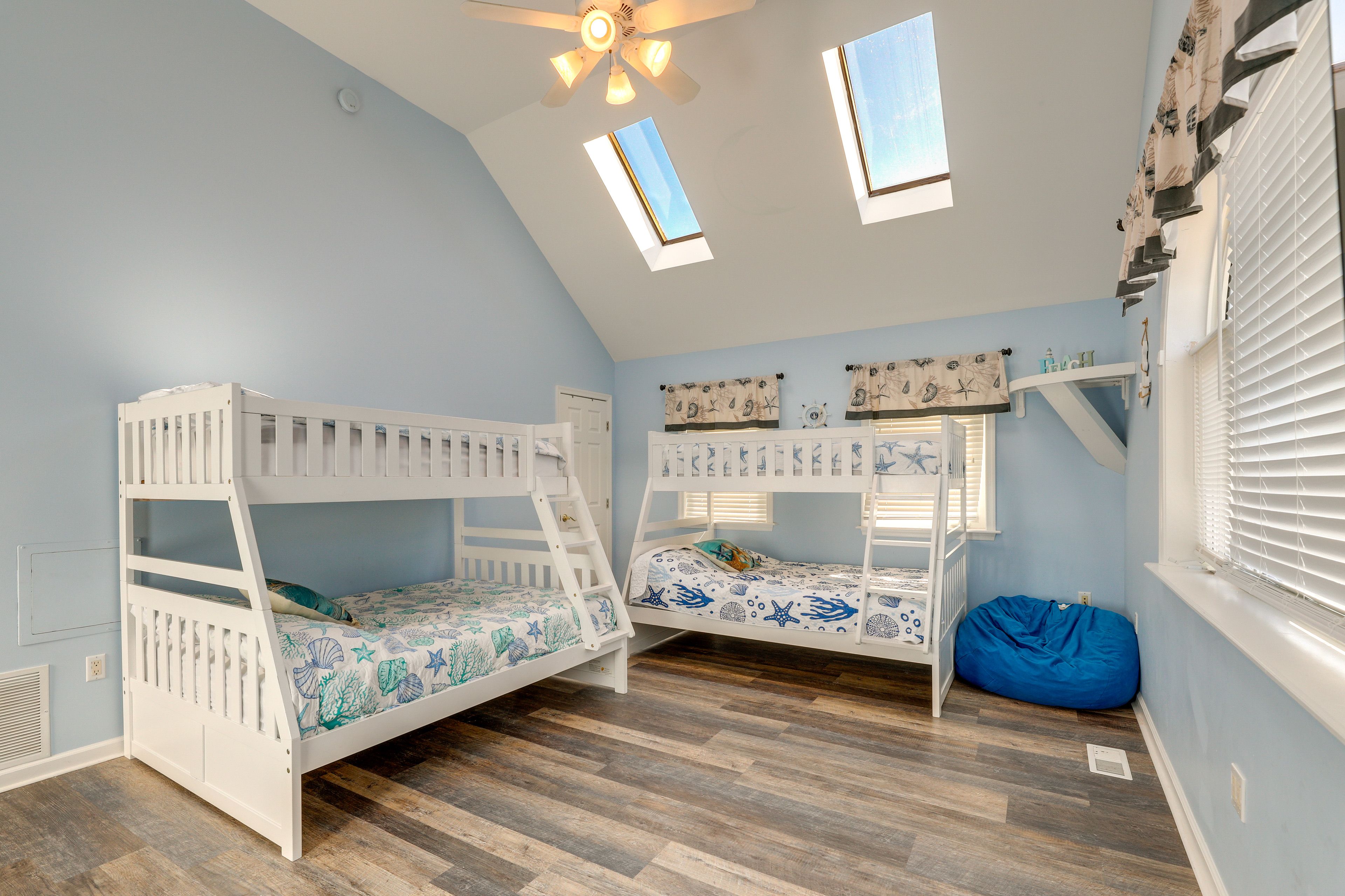 Bedroom 4 | 2 Twin/Full Bunk Beds | Smart TV | 2nd Floor