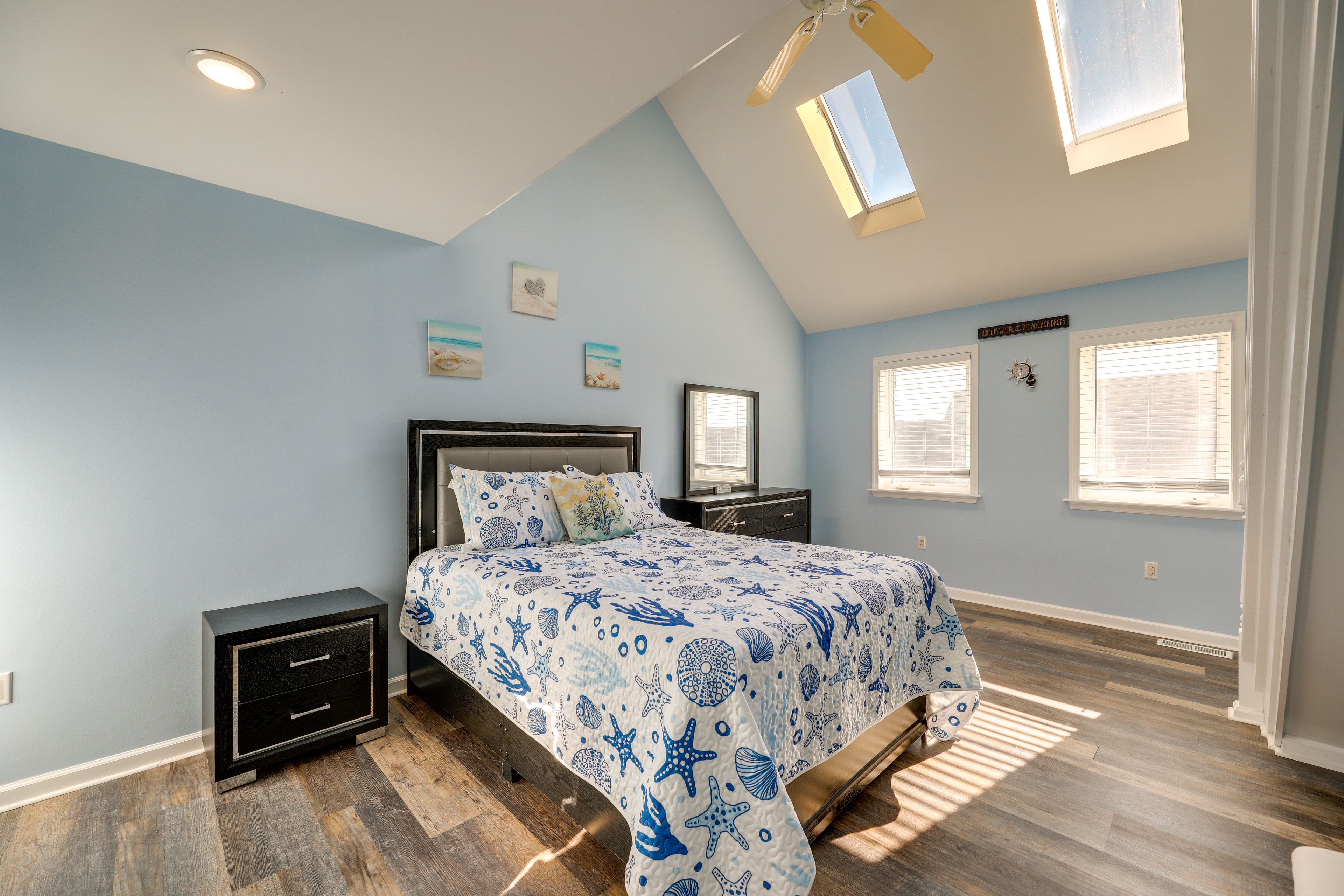 Bedroom 5 | Queen Bed | Smart TV | 2nd Floor