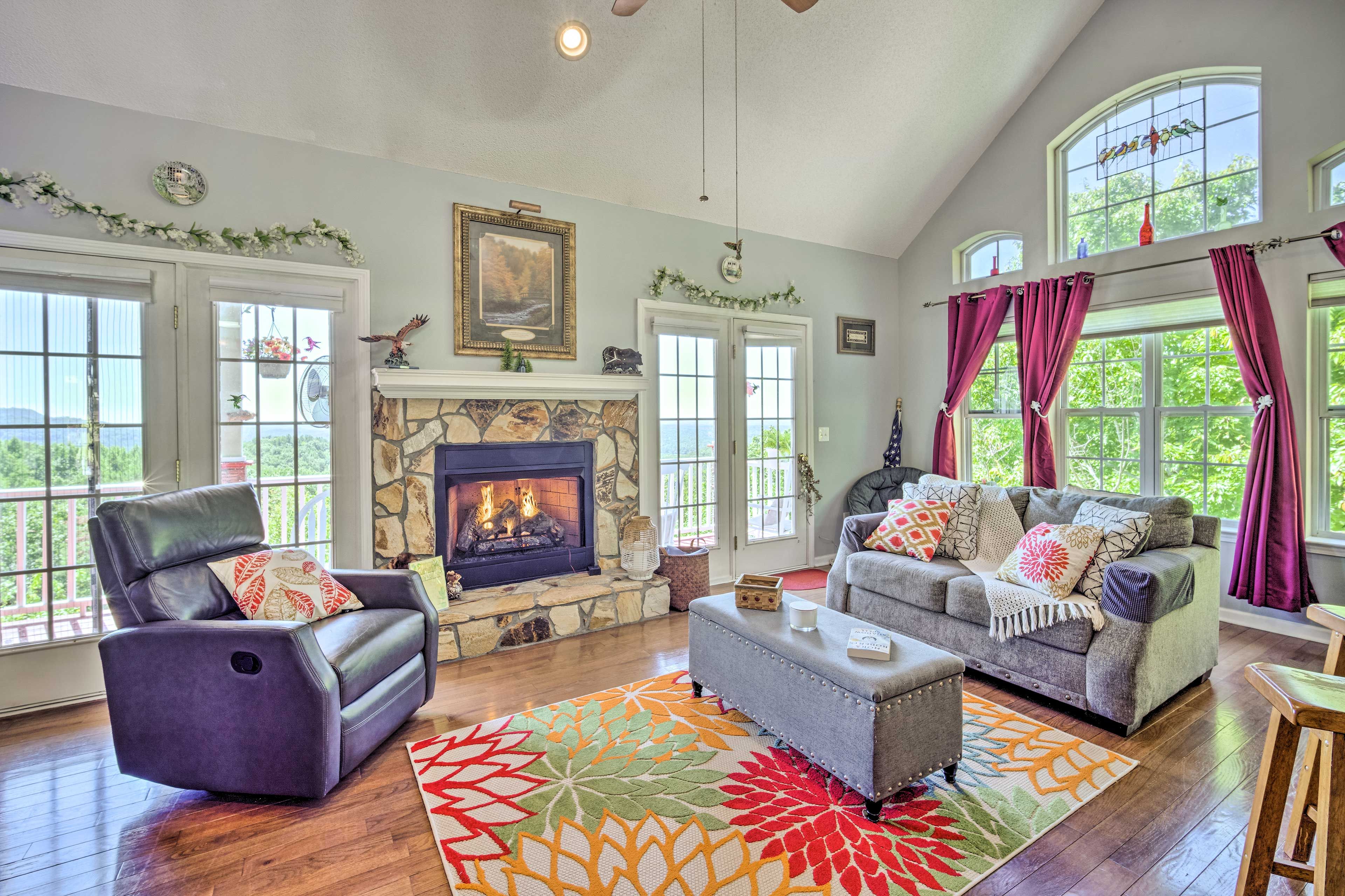 Living Room | Free WiFi | Smart TV w/ Cable | Gas Fireplace | Main Level