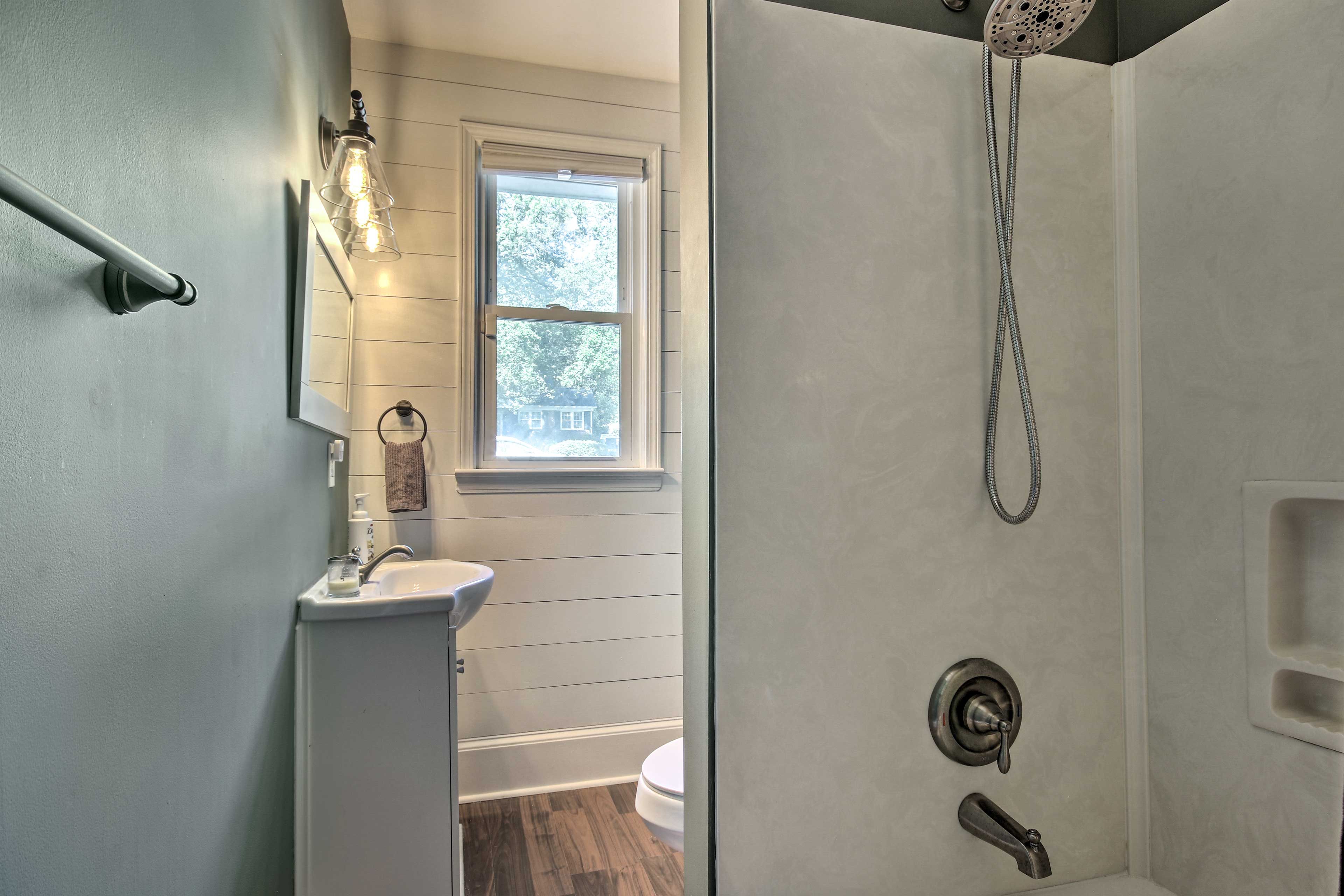 Full Bathroom