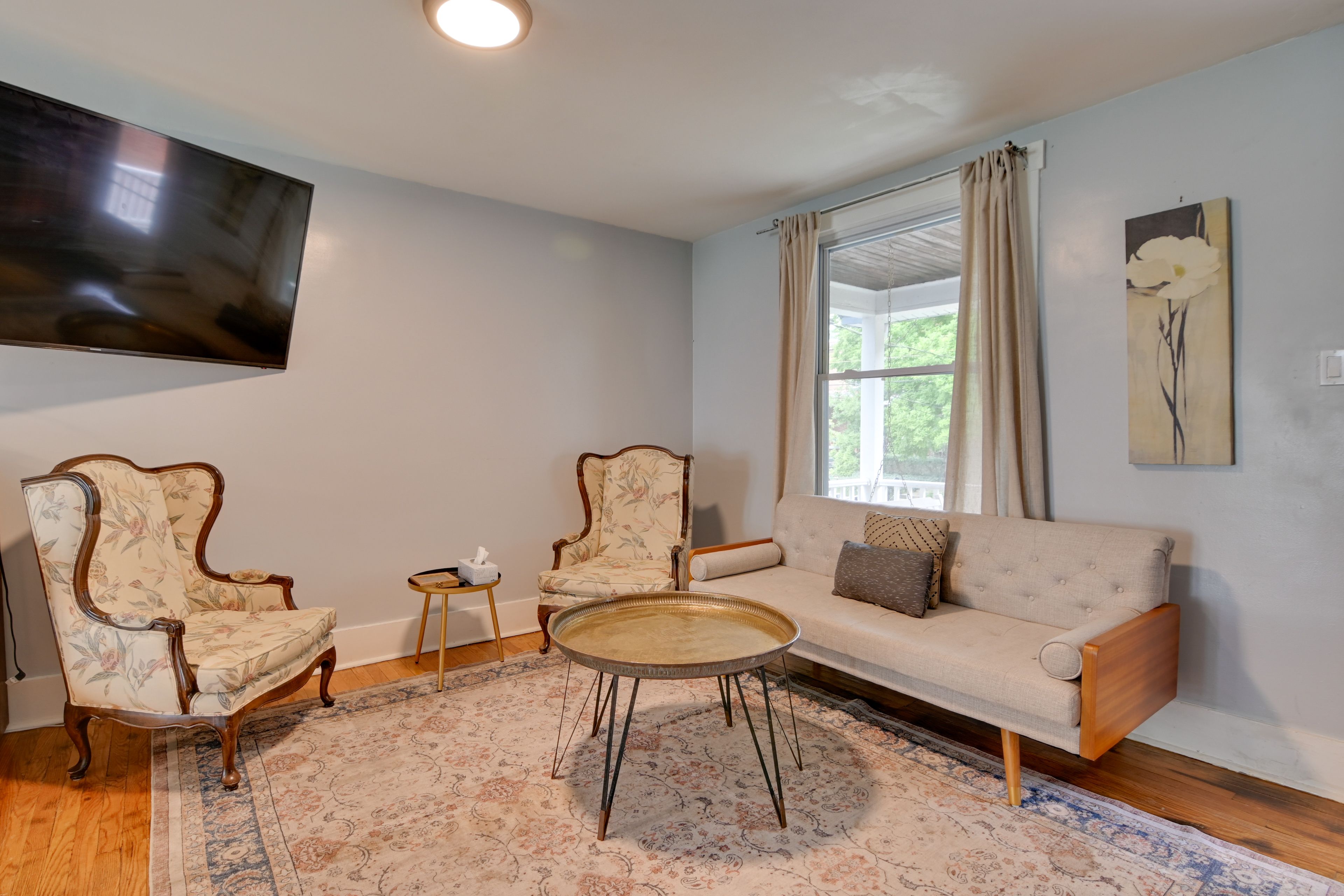 Living Room | 1st Floor | Smart TV