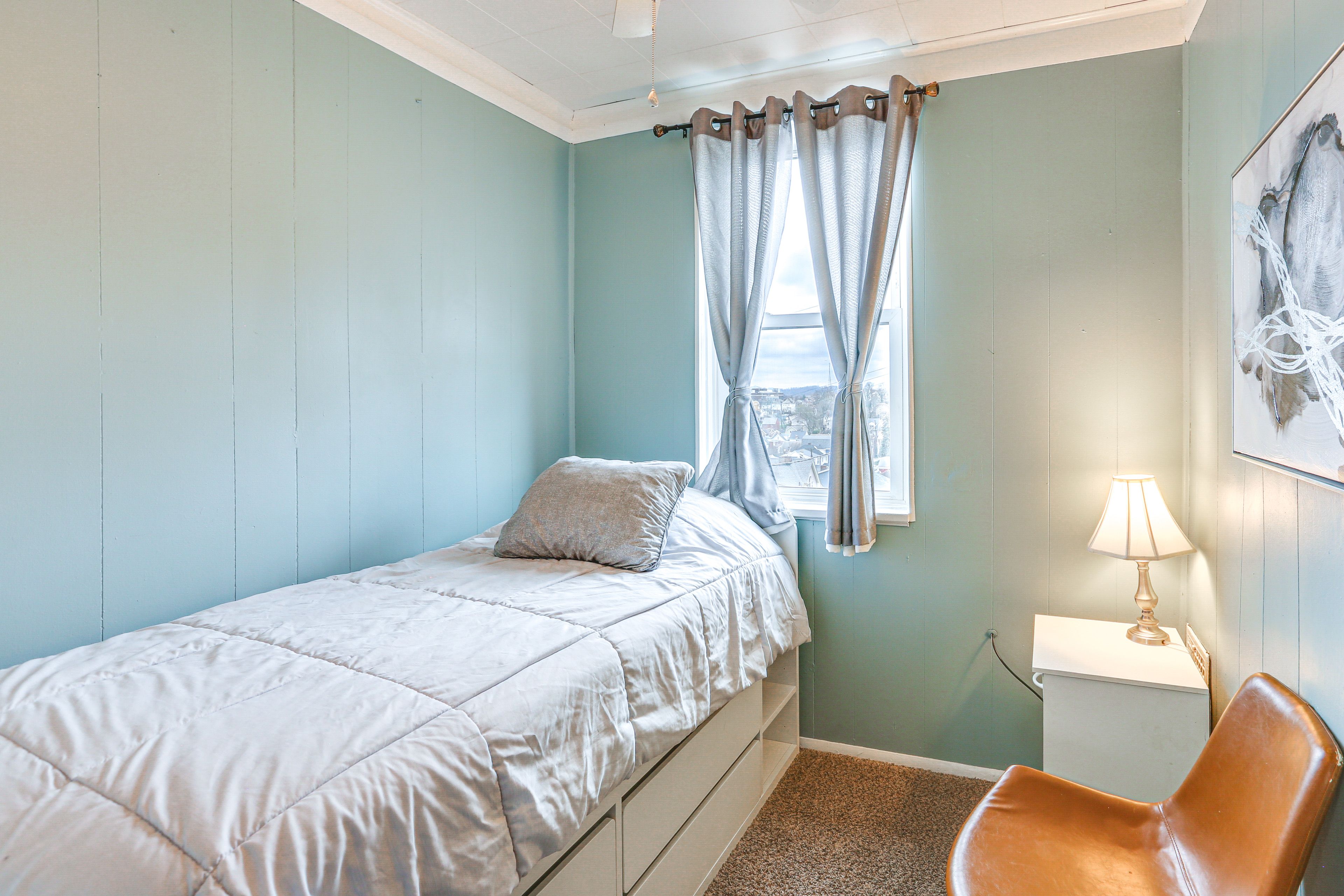 Bedroom 3 | Twin Bed | 2nd Floor | Ceiling Fans