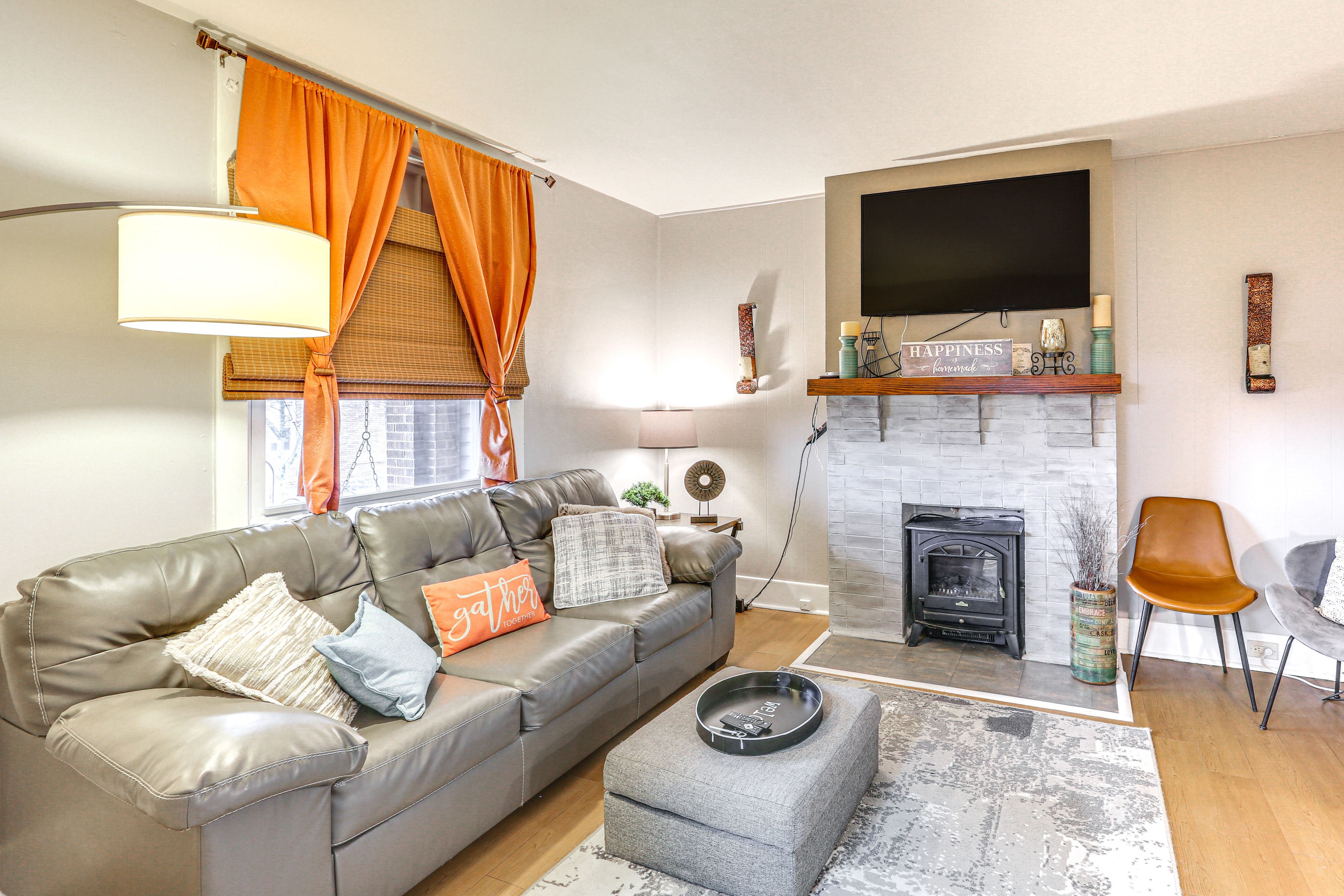 Pittsburgh Vacation Rental | 3BR | 1BA | 1,275 Sq Ft | Stairs Required to Enter