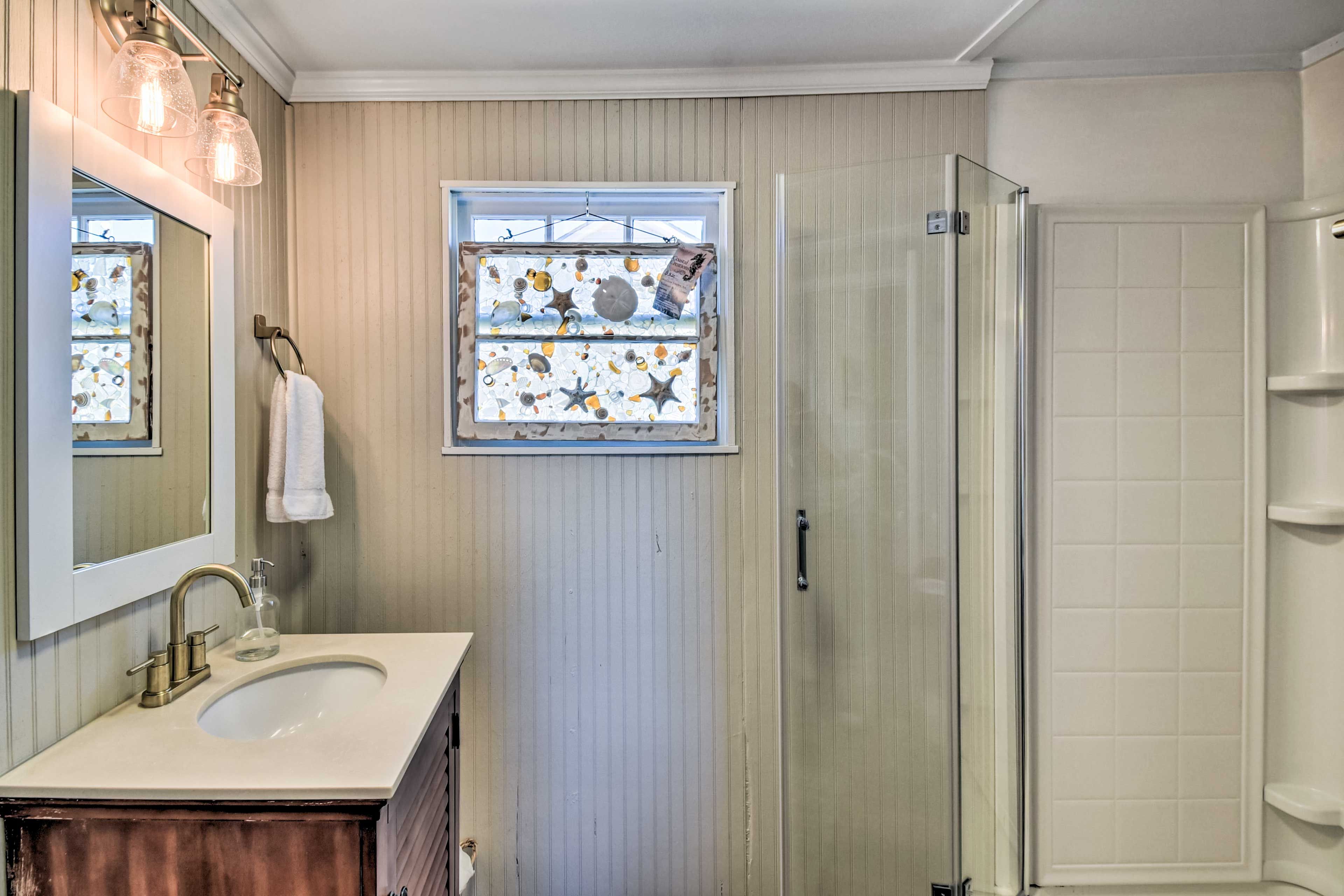 Full Bathroom | Hair Dryer