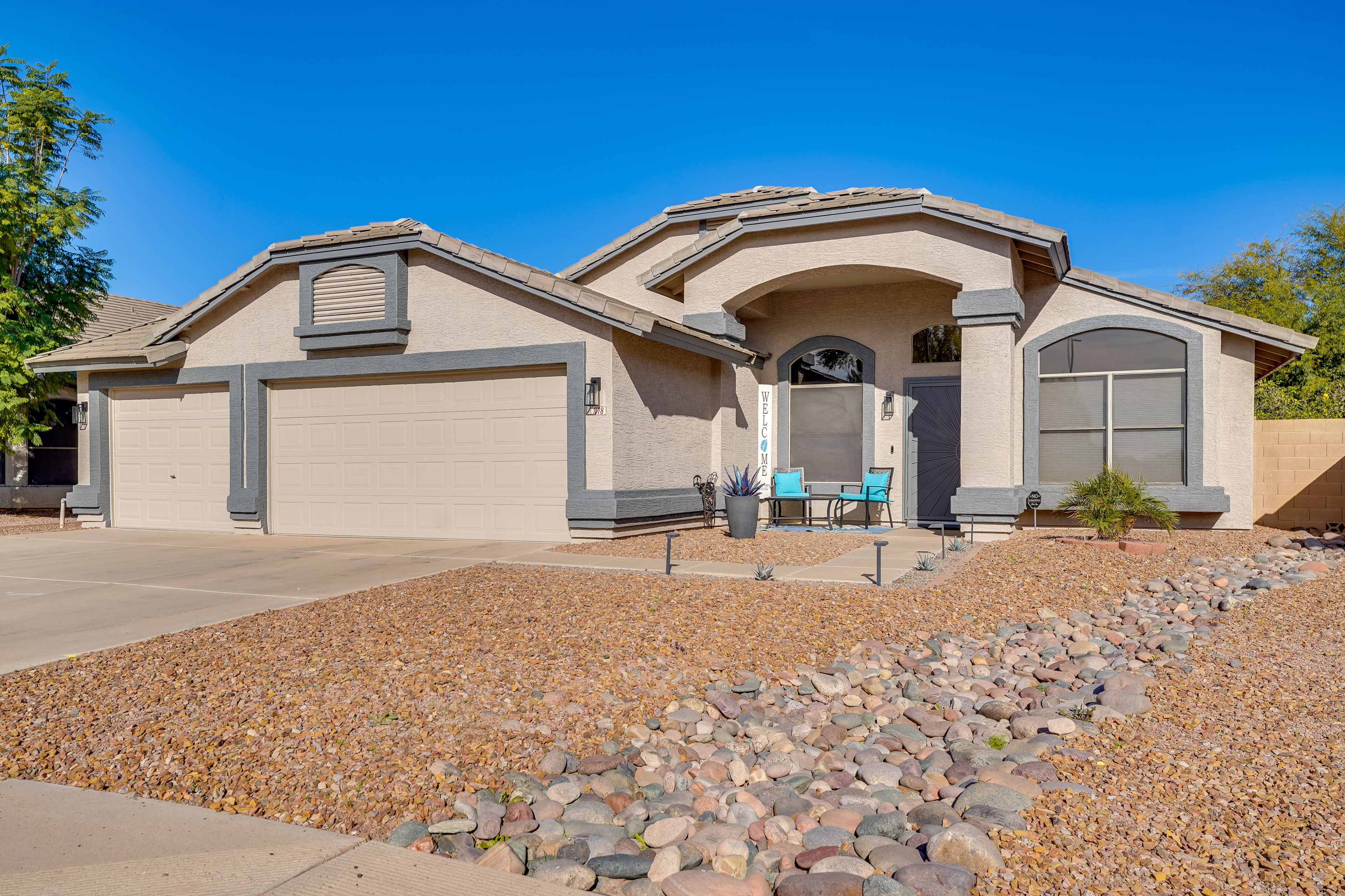 Parking | Driveway (2 Vehicles) | No Garage Parking