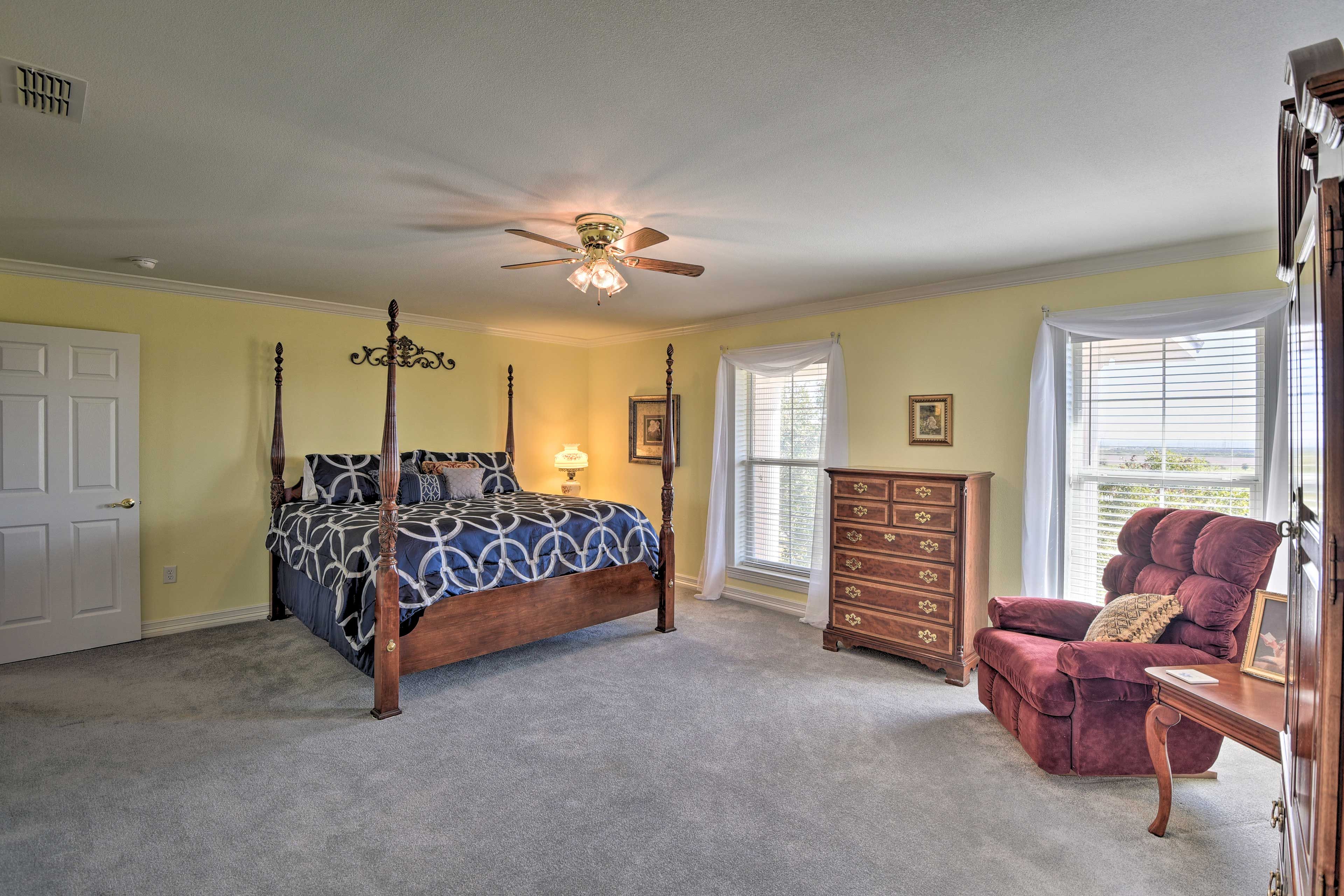 Bedroom 2 | 2nd Floor | King Bed