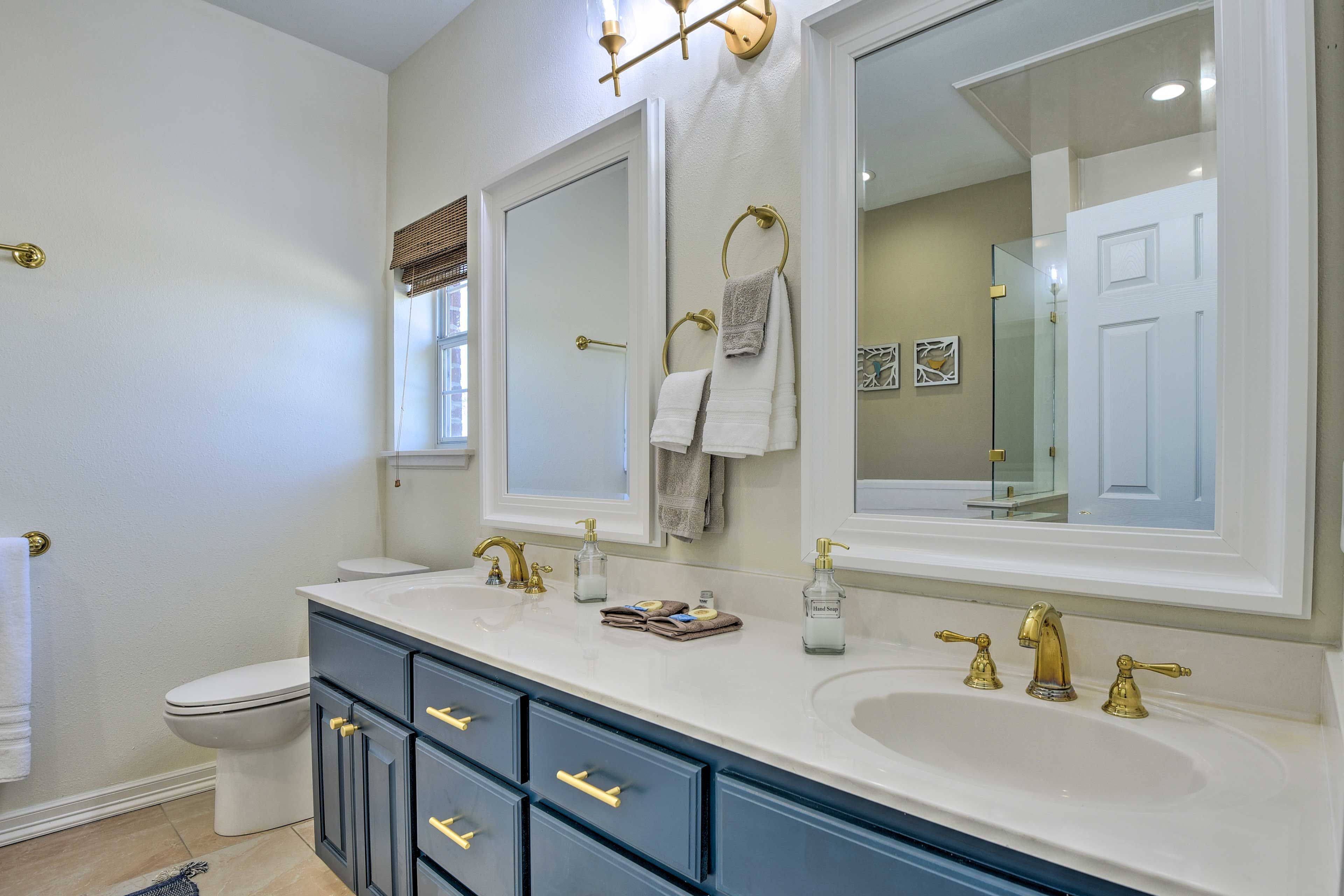 En-Suite Bathroom | 1st Floor | Towels Provided