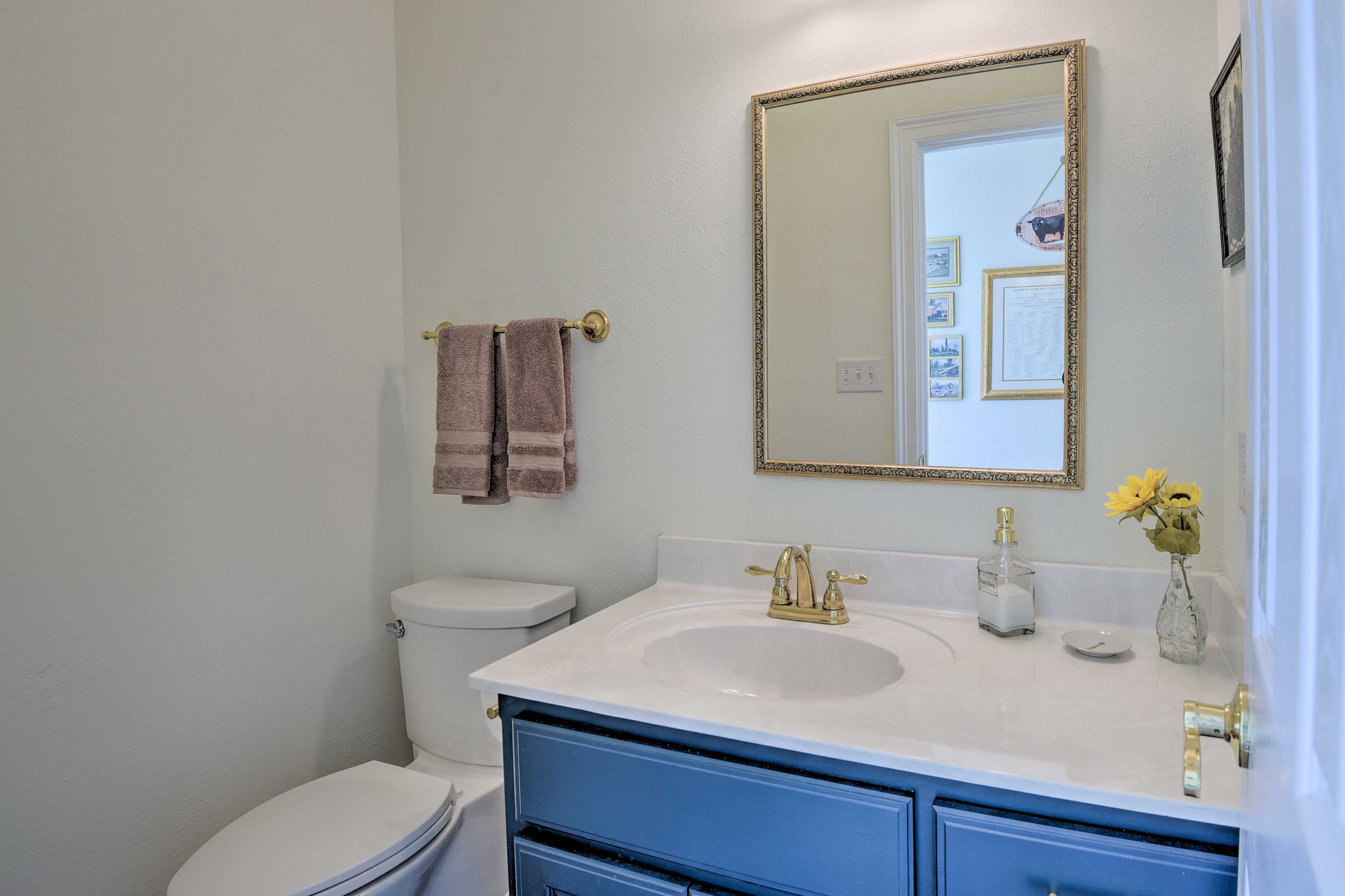 Half Bathroom | 1st Floor