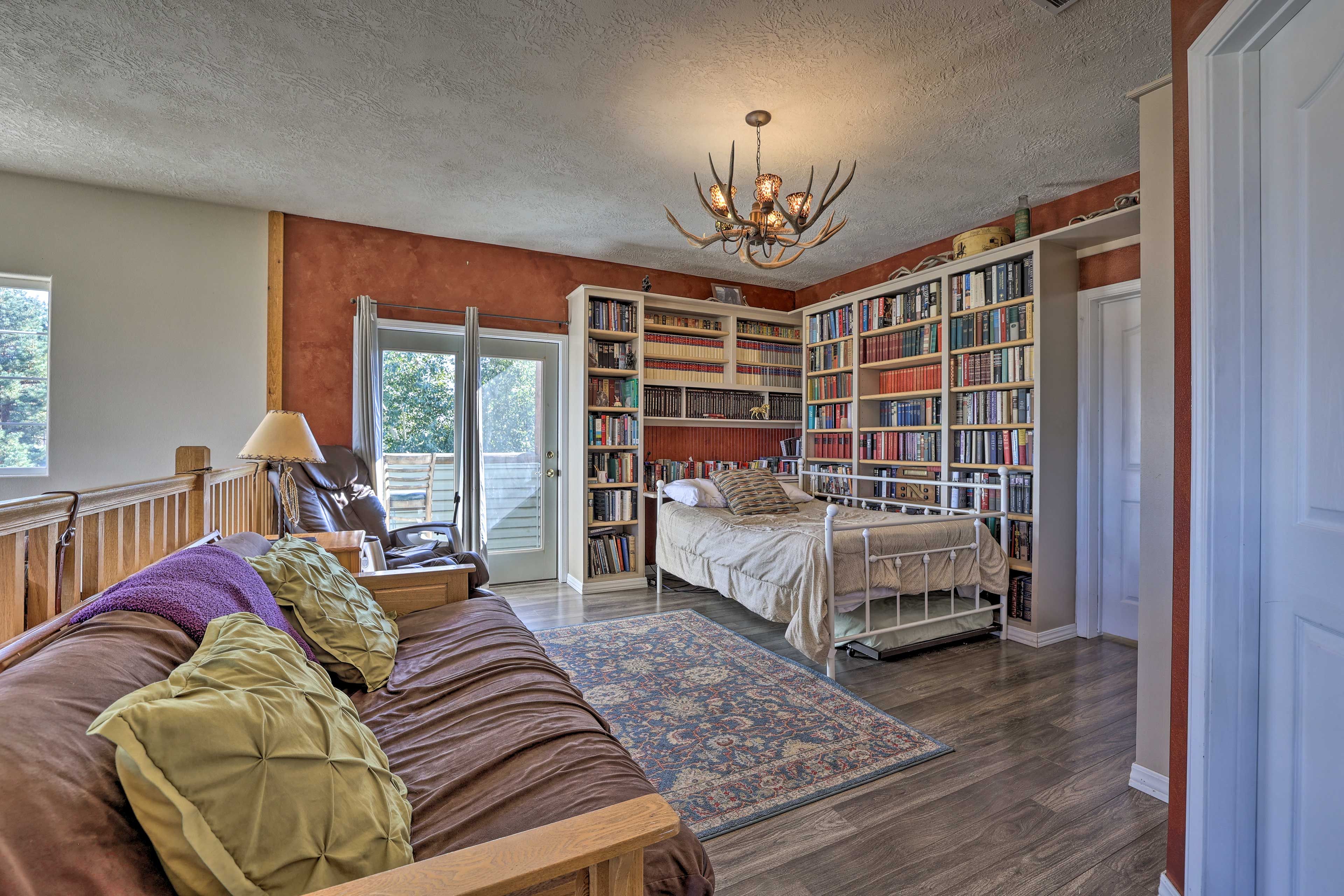 Loft | Full Bed w/ Twin Trundle | Futon