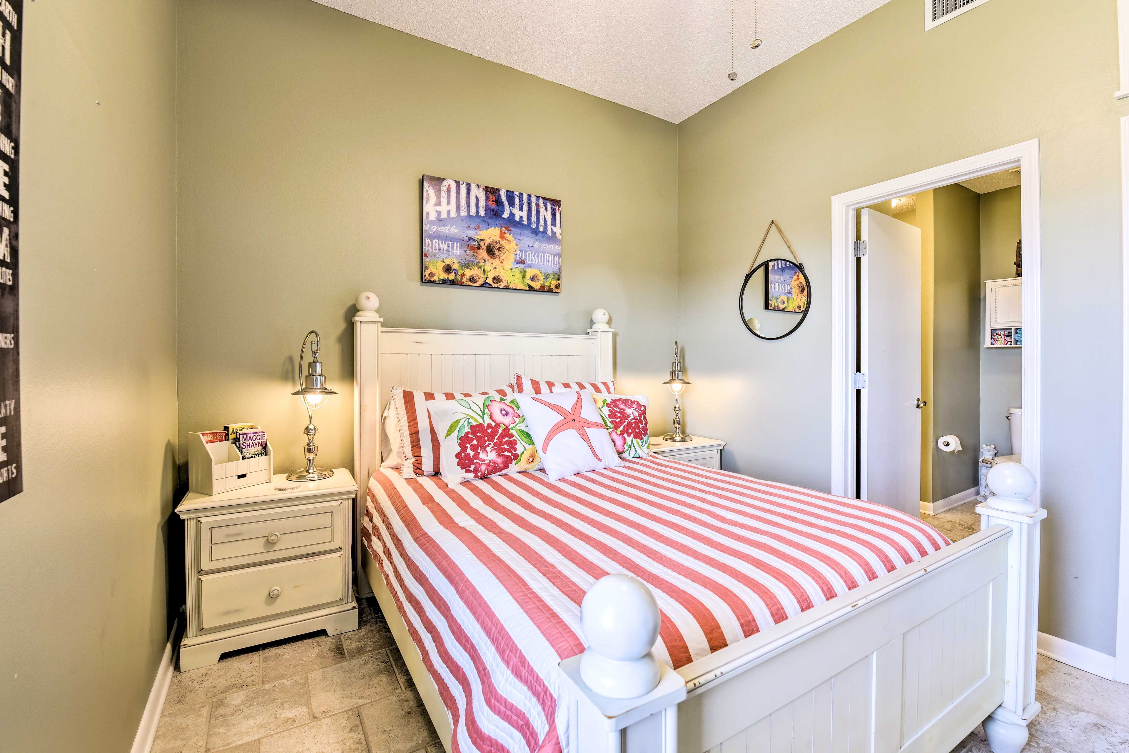 Bedroom 2 | Queen Bed | Linens Provided
