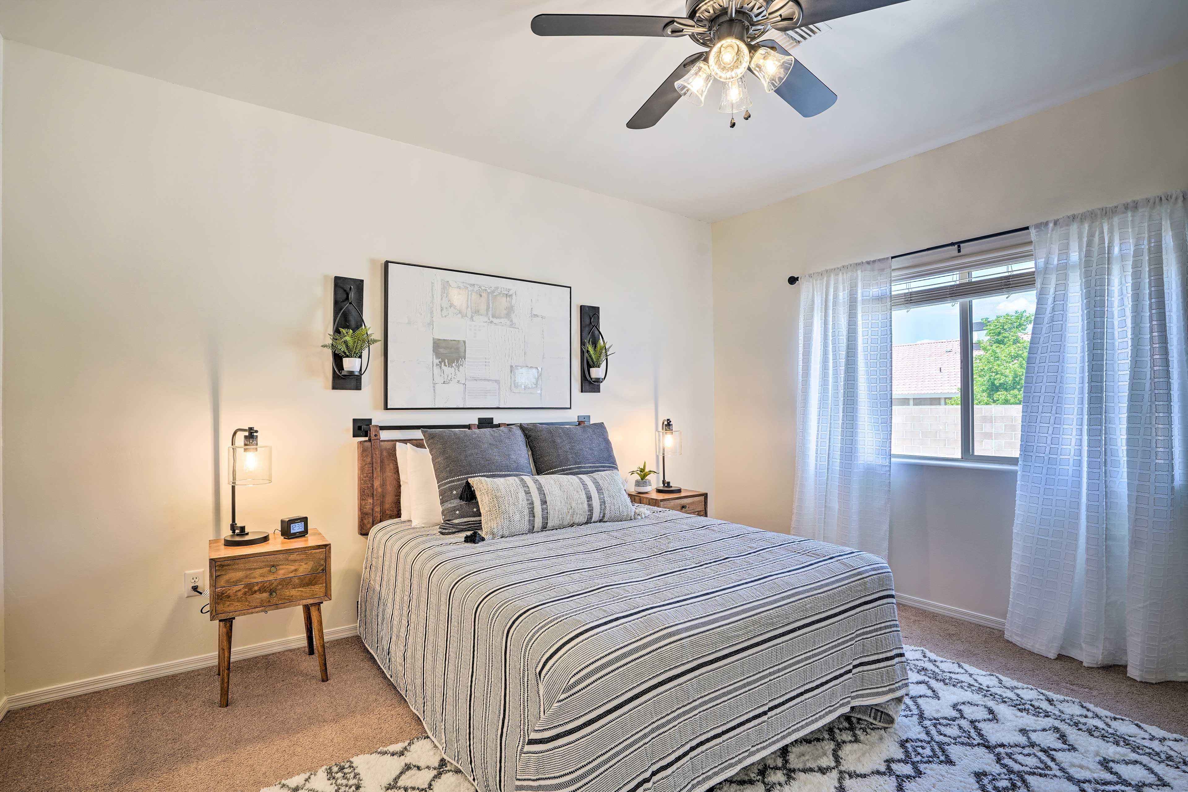 Bedroom 1 | Queen Bed | En-Suite Bathroom