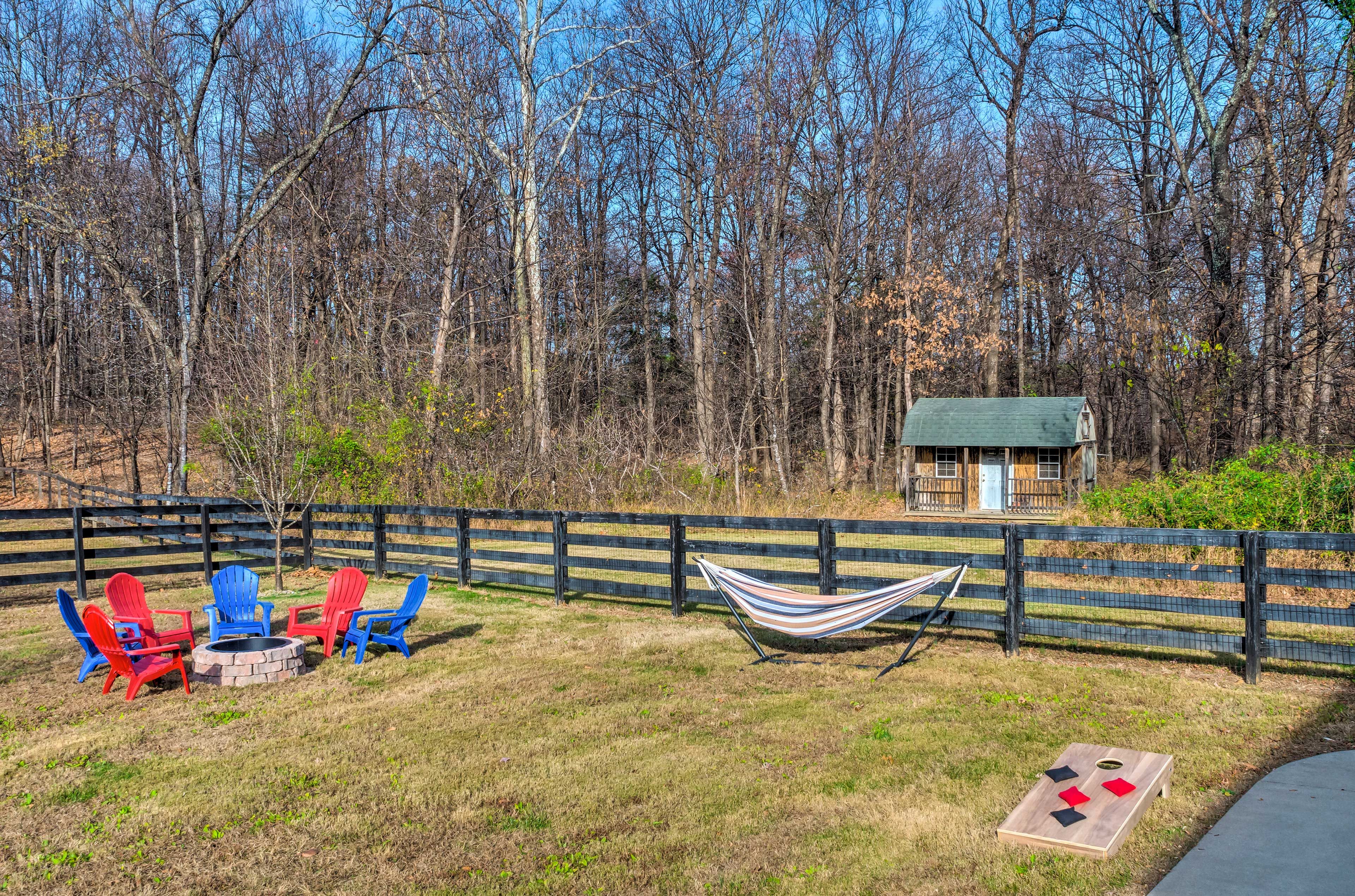Fenced Yard Area | Fire Pit | Hammock | Cornhole