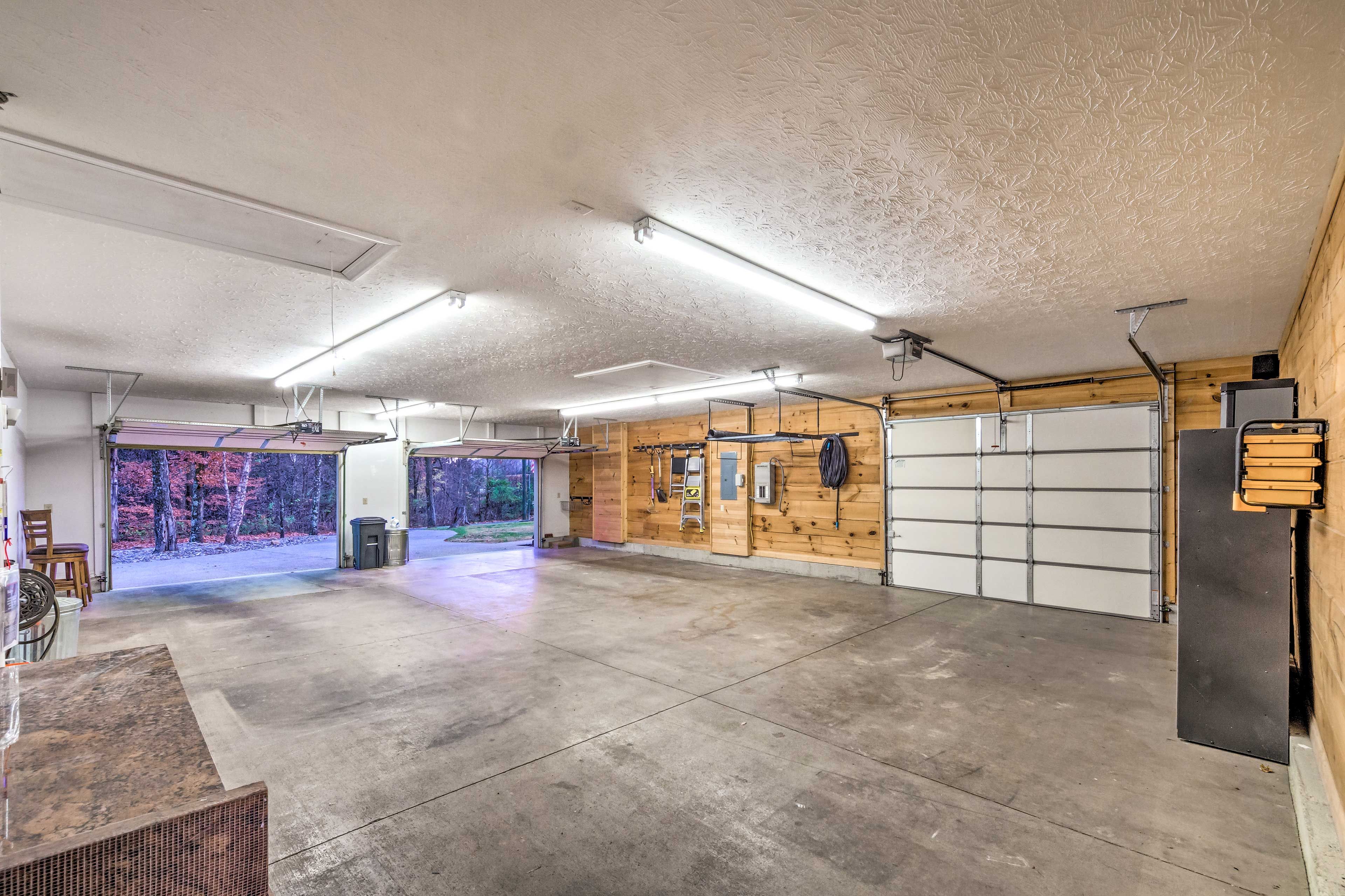 Garage | Parking (4 Vehicles)