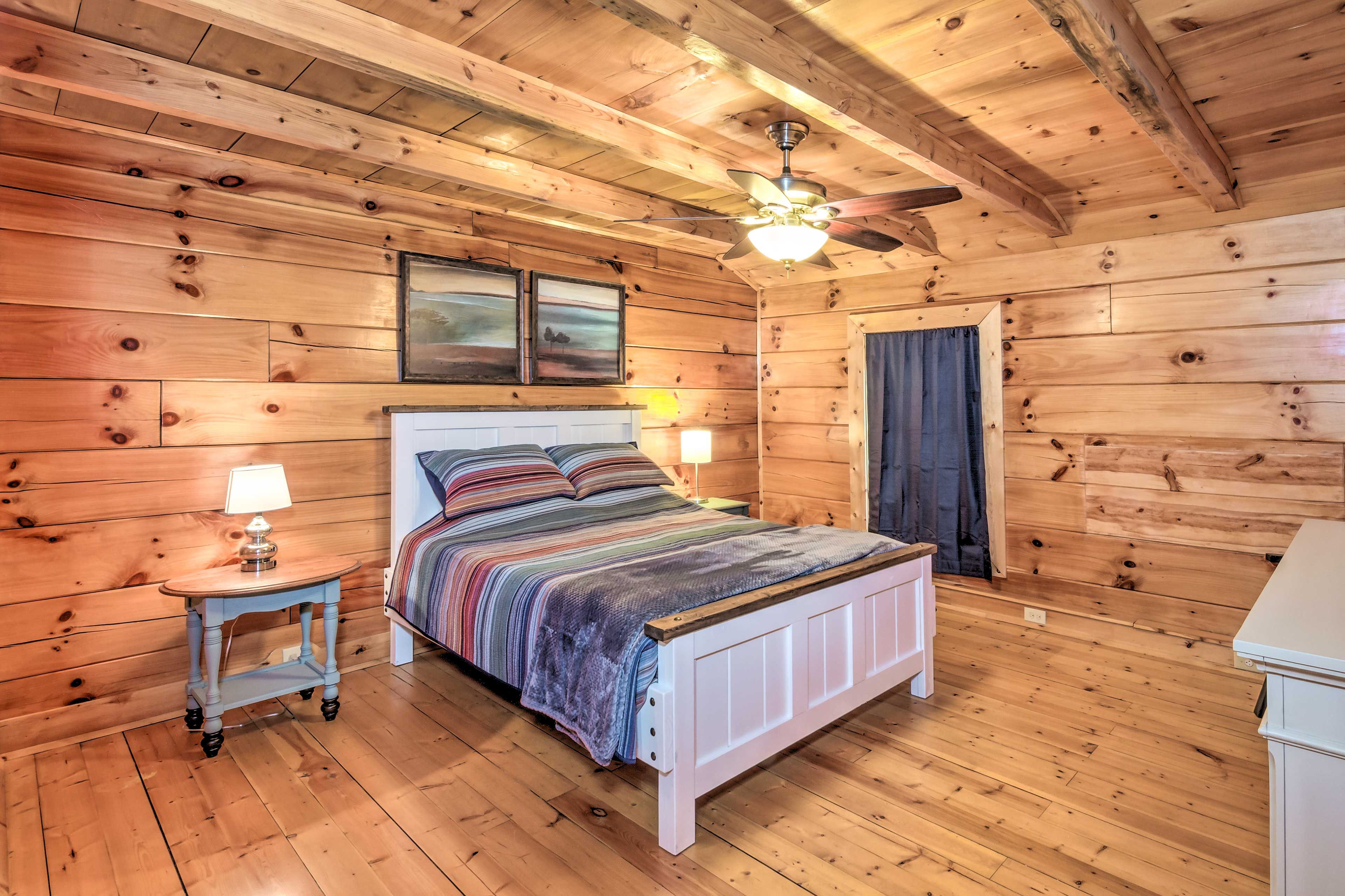 Bedroom 2 | Main Level | Queen Bed | Smart TV