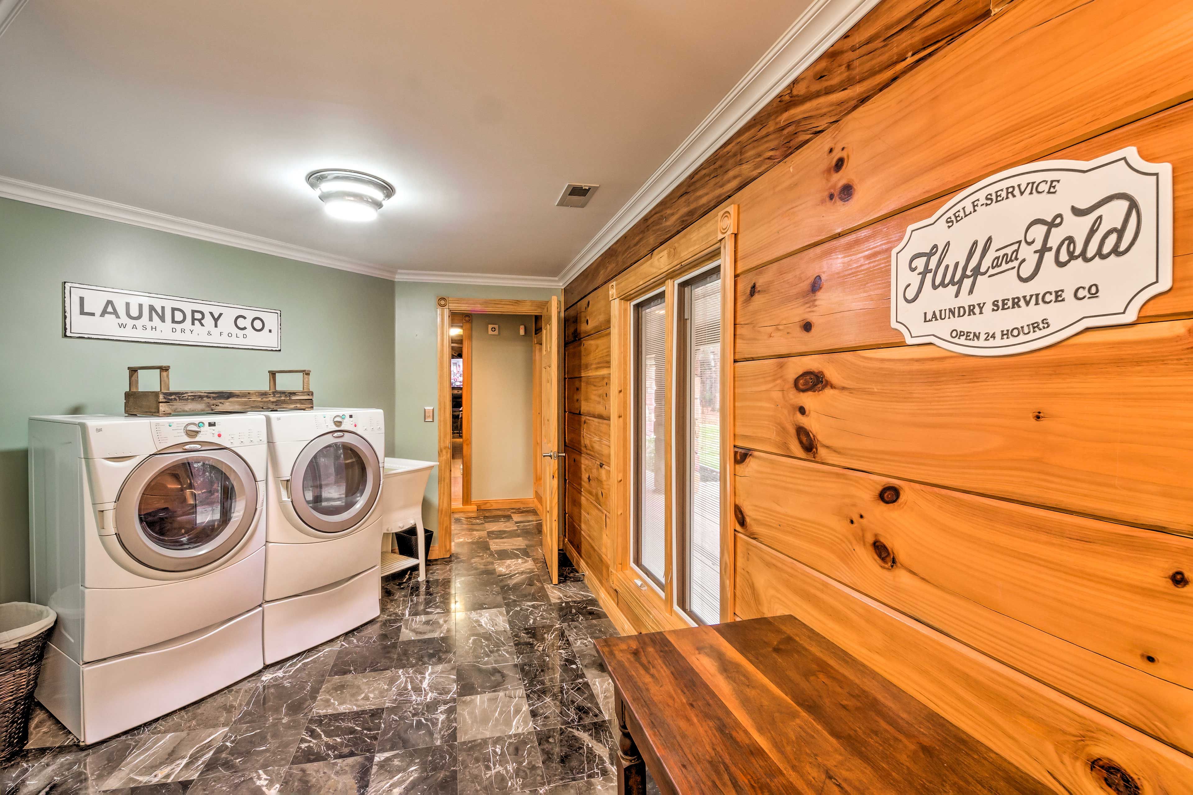 Laundry Room | Washer & Dryer