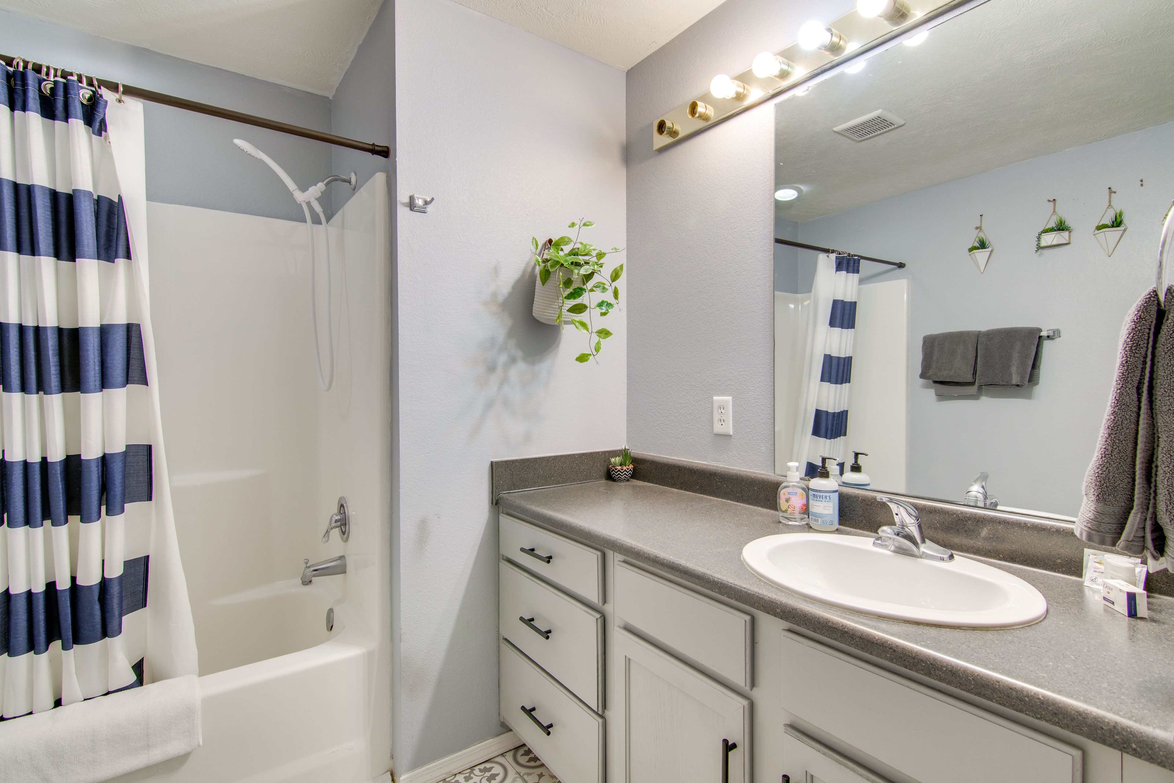Bathroom | Towels Provided