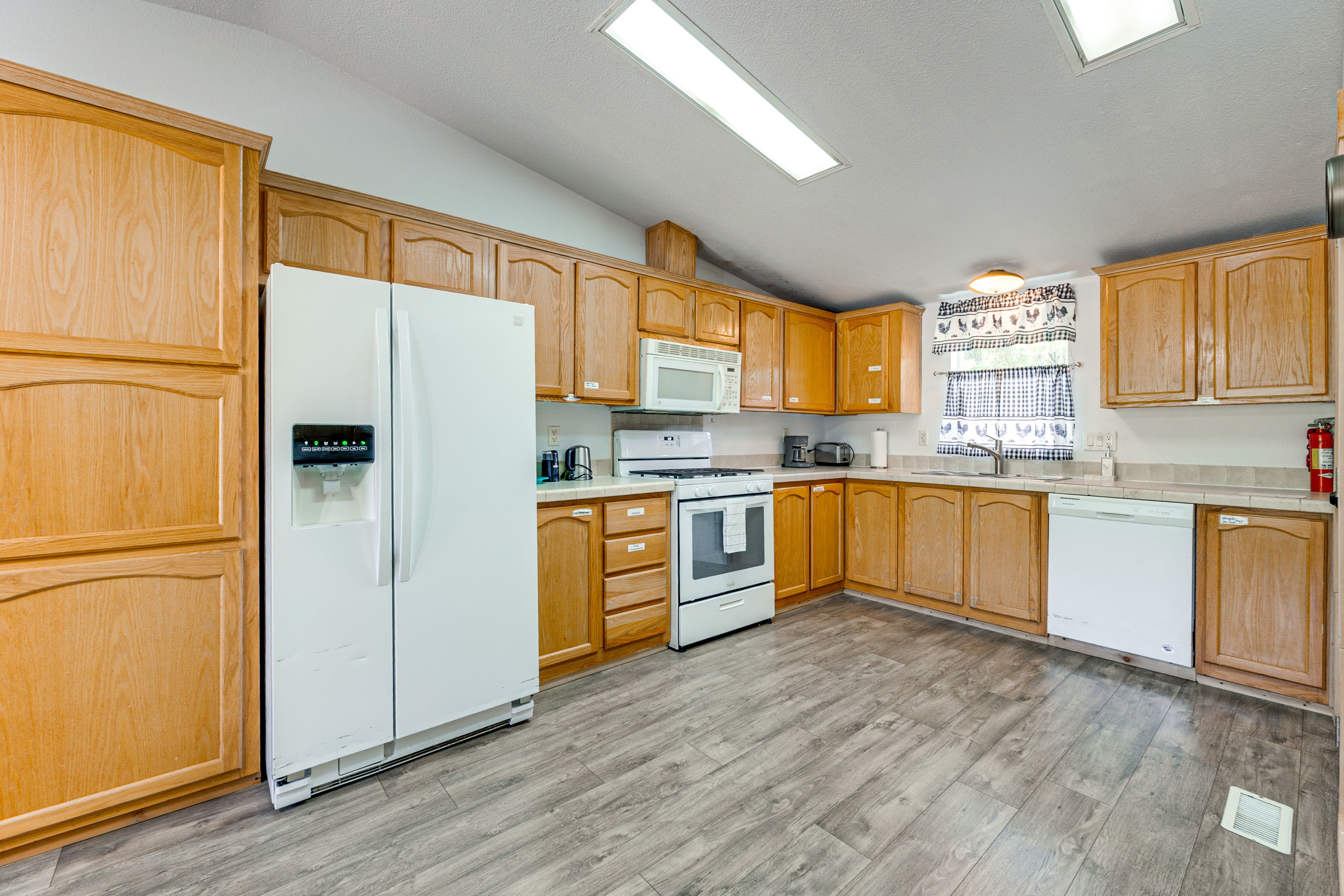 Kitchen | Dishwasher | Toaster
