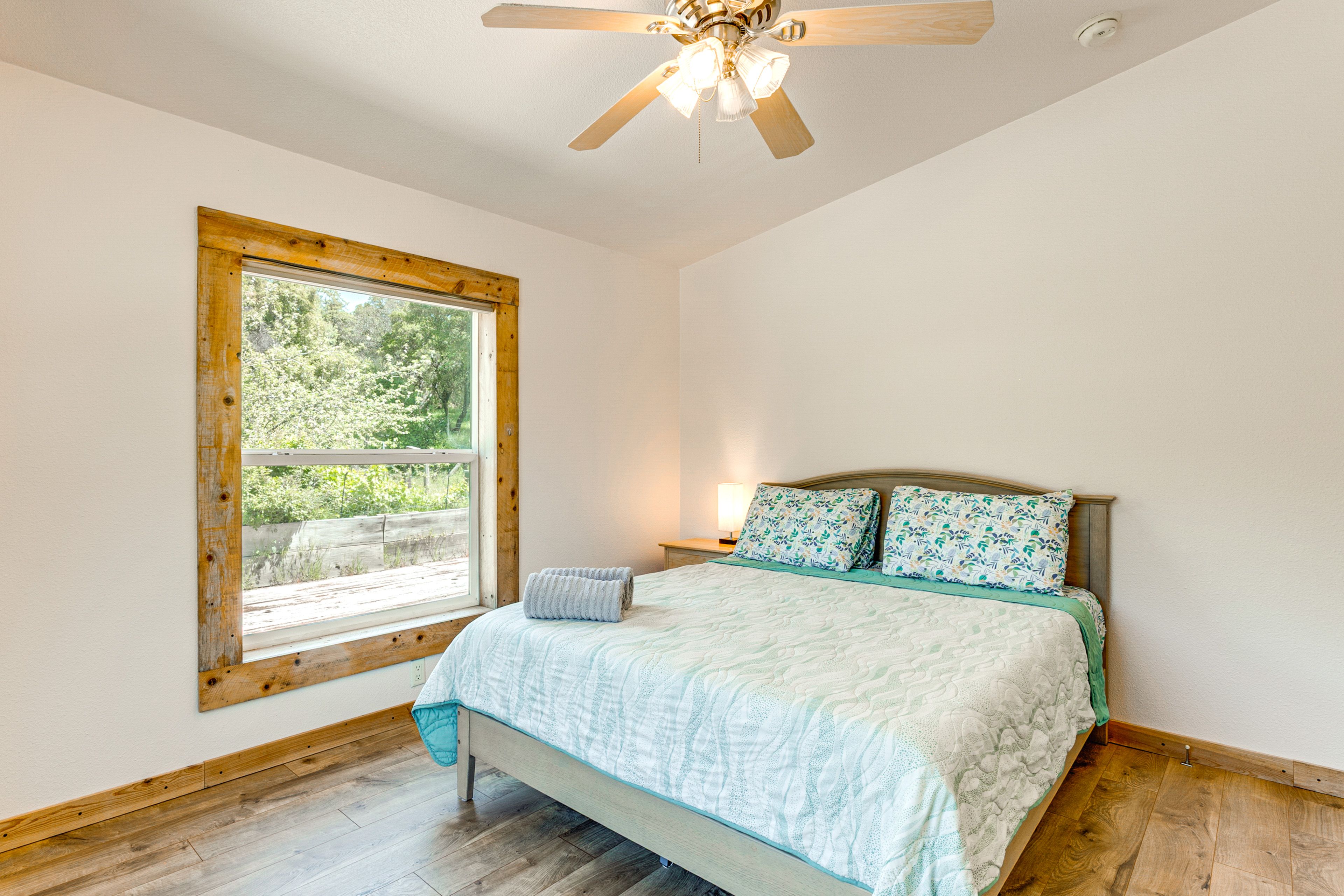 Bedroom 2 | Queen Bed