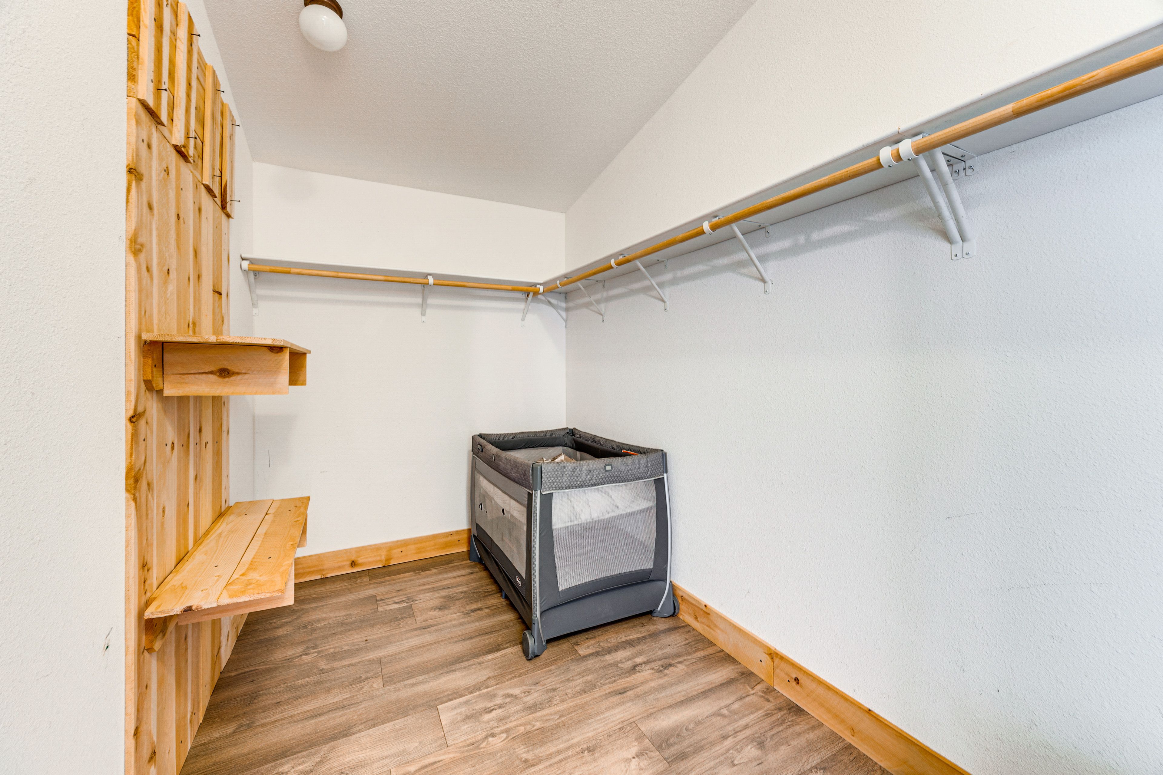 Walk-In Closet | Portable Crib