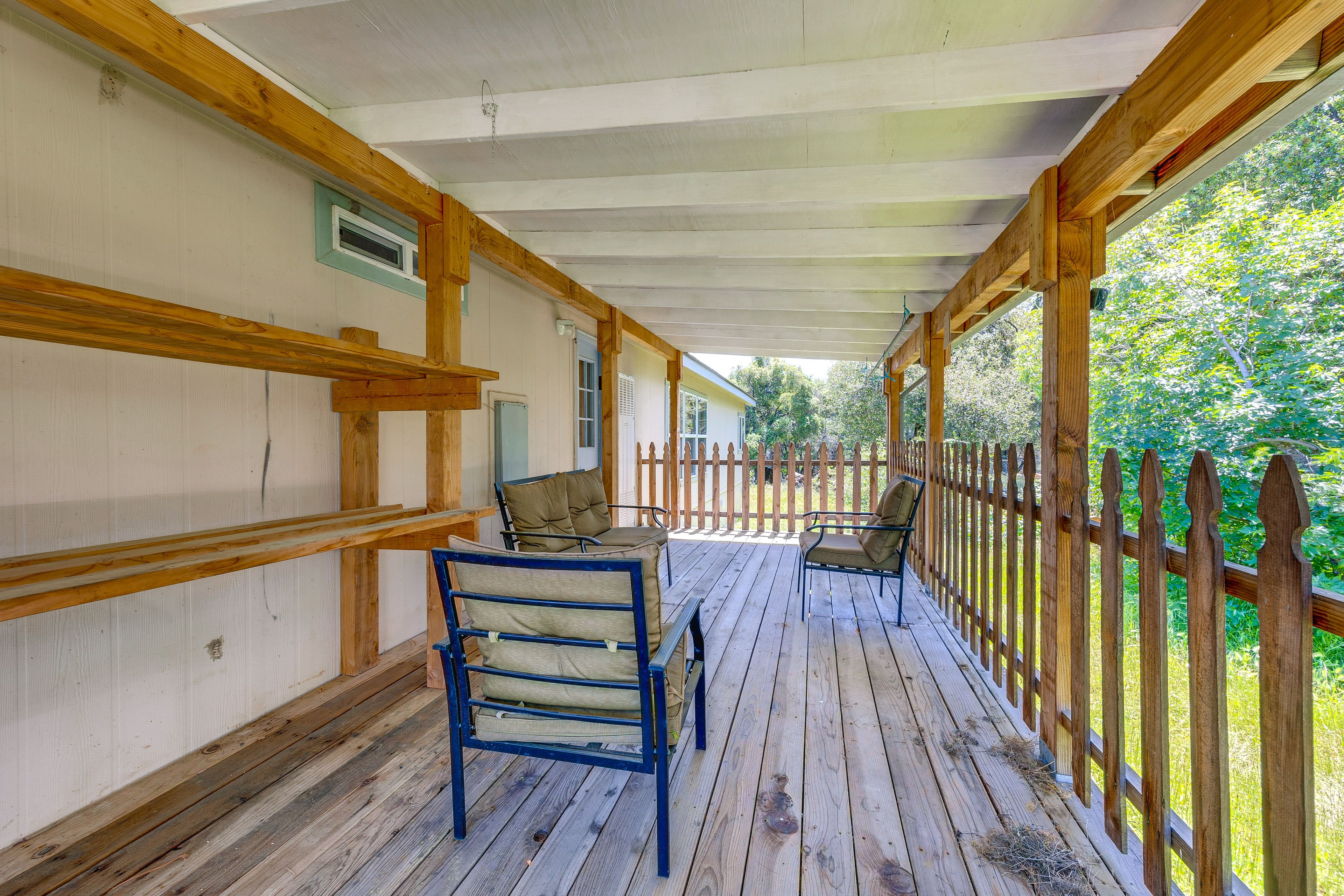 Covered Porch | Seating